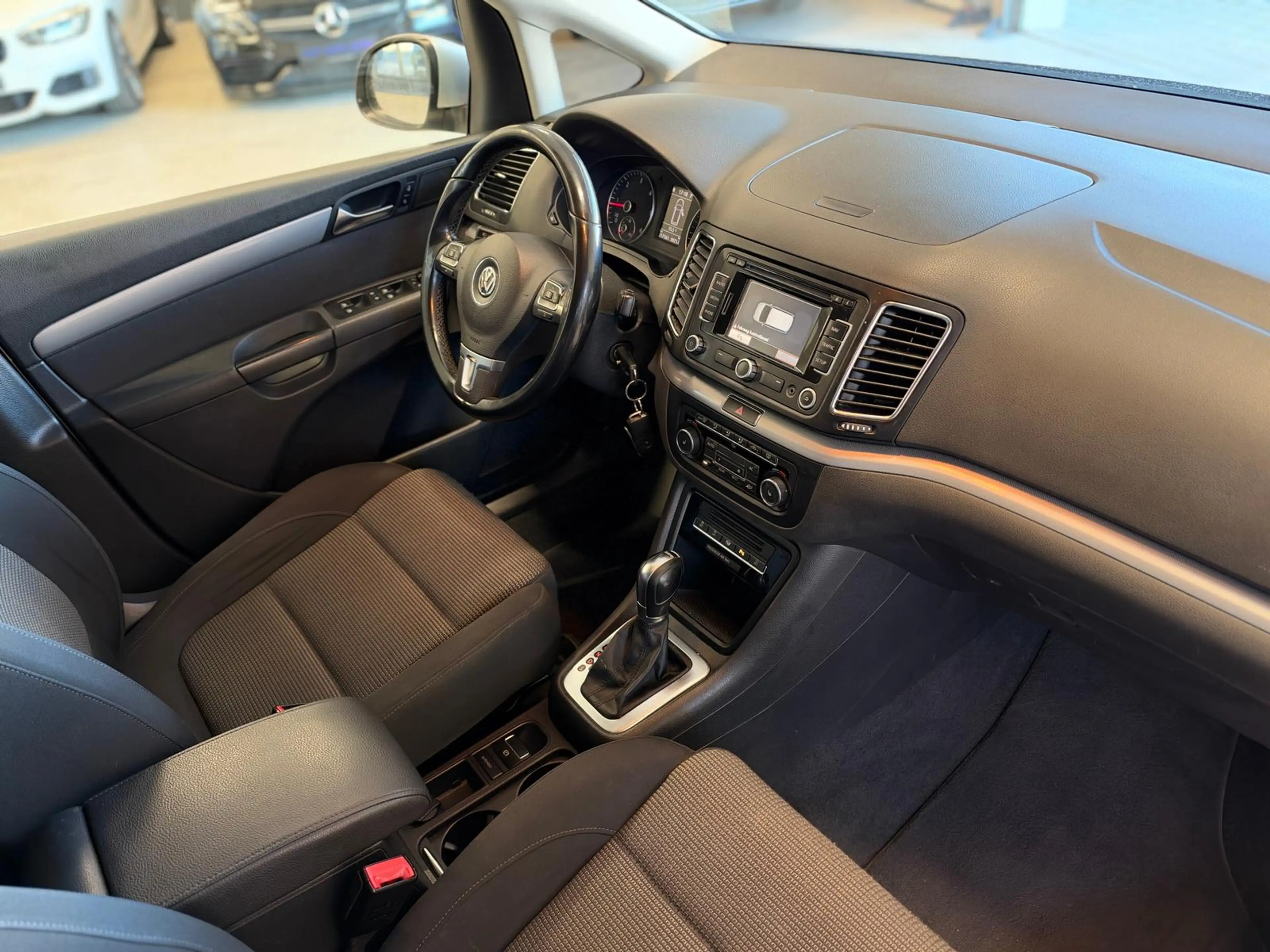 Volkswagen Sharan Comfortline BMT 2.0 TDI DPF DSG — photo 15