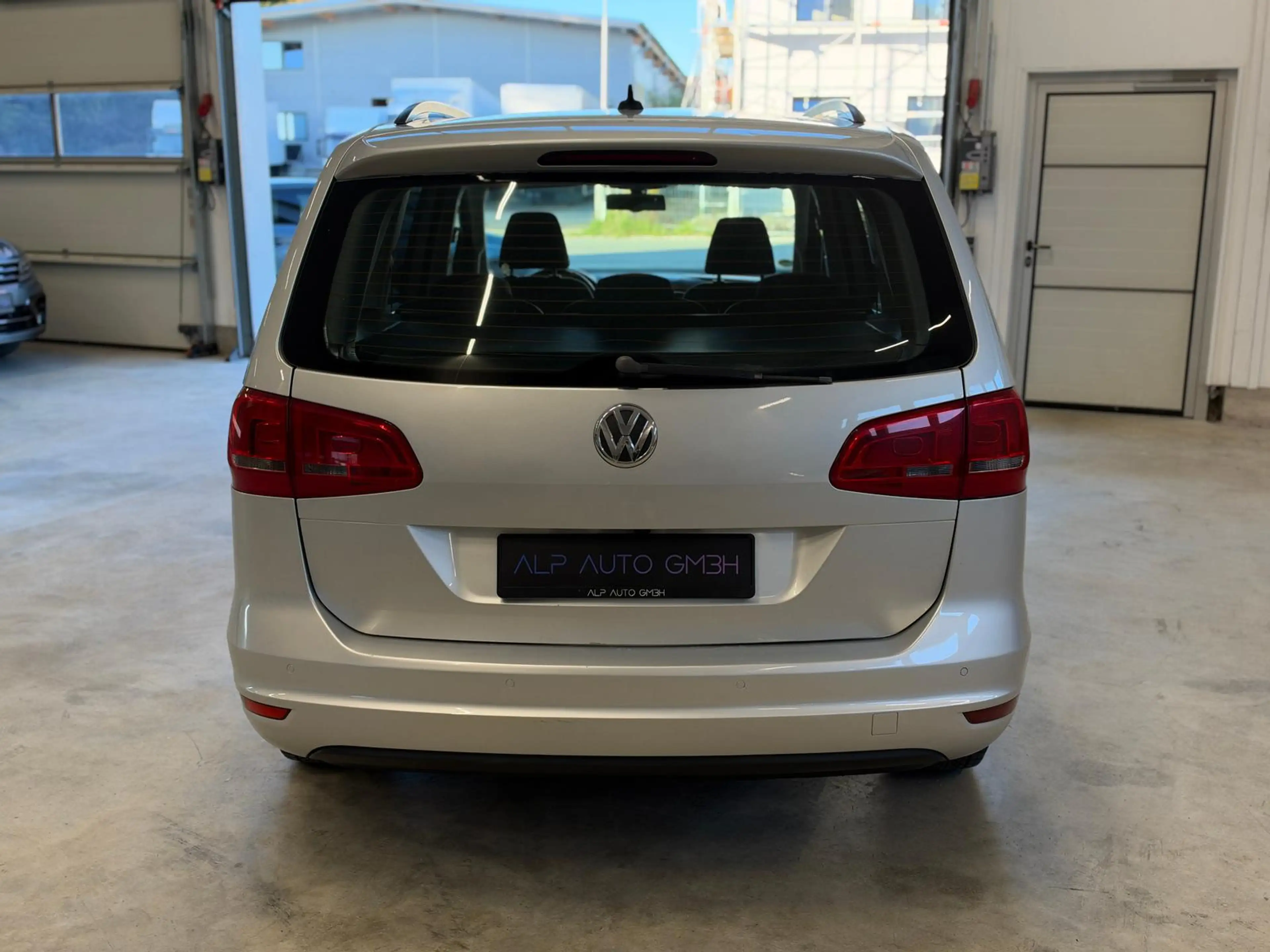 Volkswagen Sharan Comfortline BMT 2.0 TDI DPF DSG — photo 11