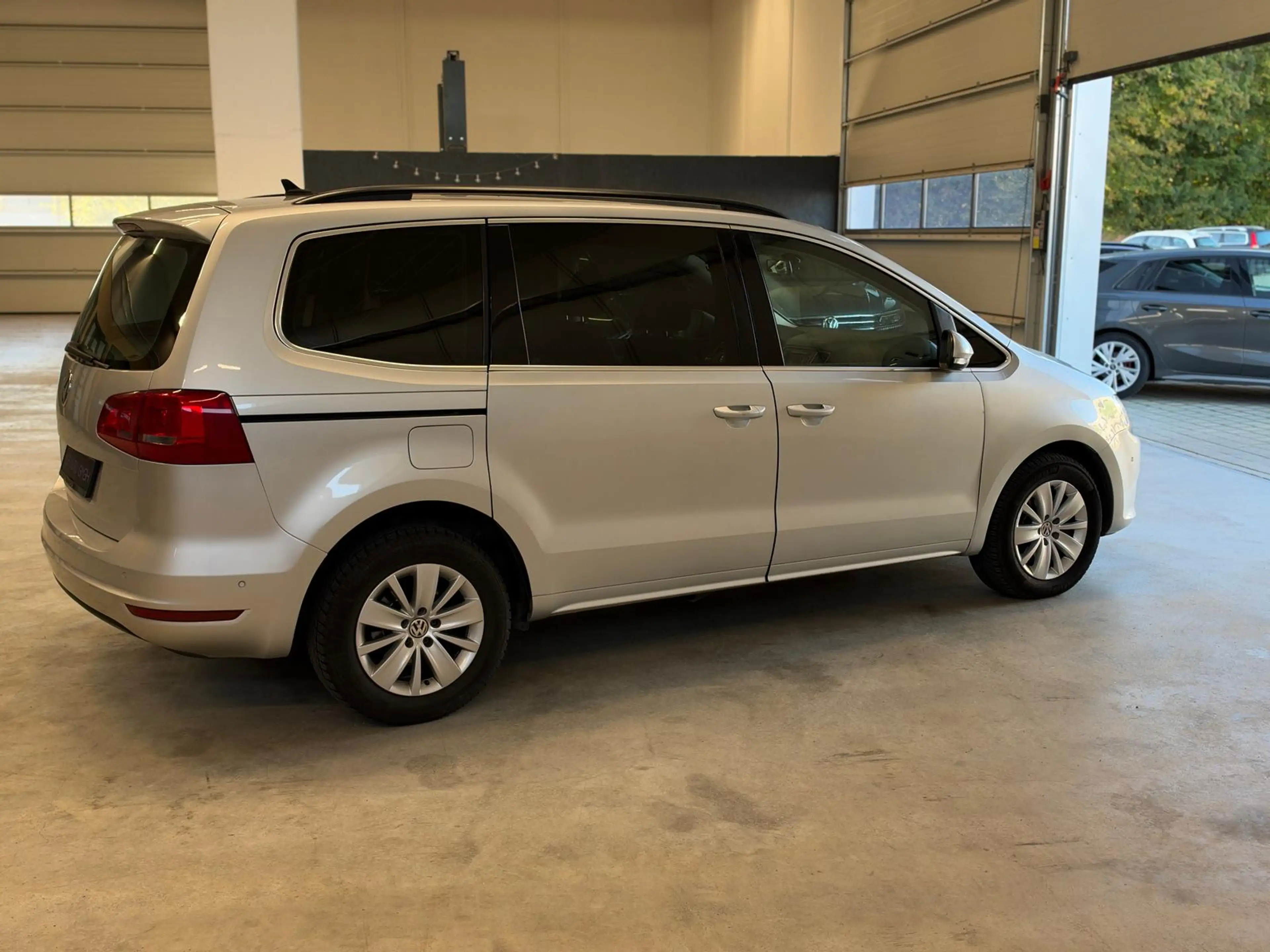 Volkswagen Sharan Comfortline BMT 2.0 TDI DPF DSG — photo 13