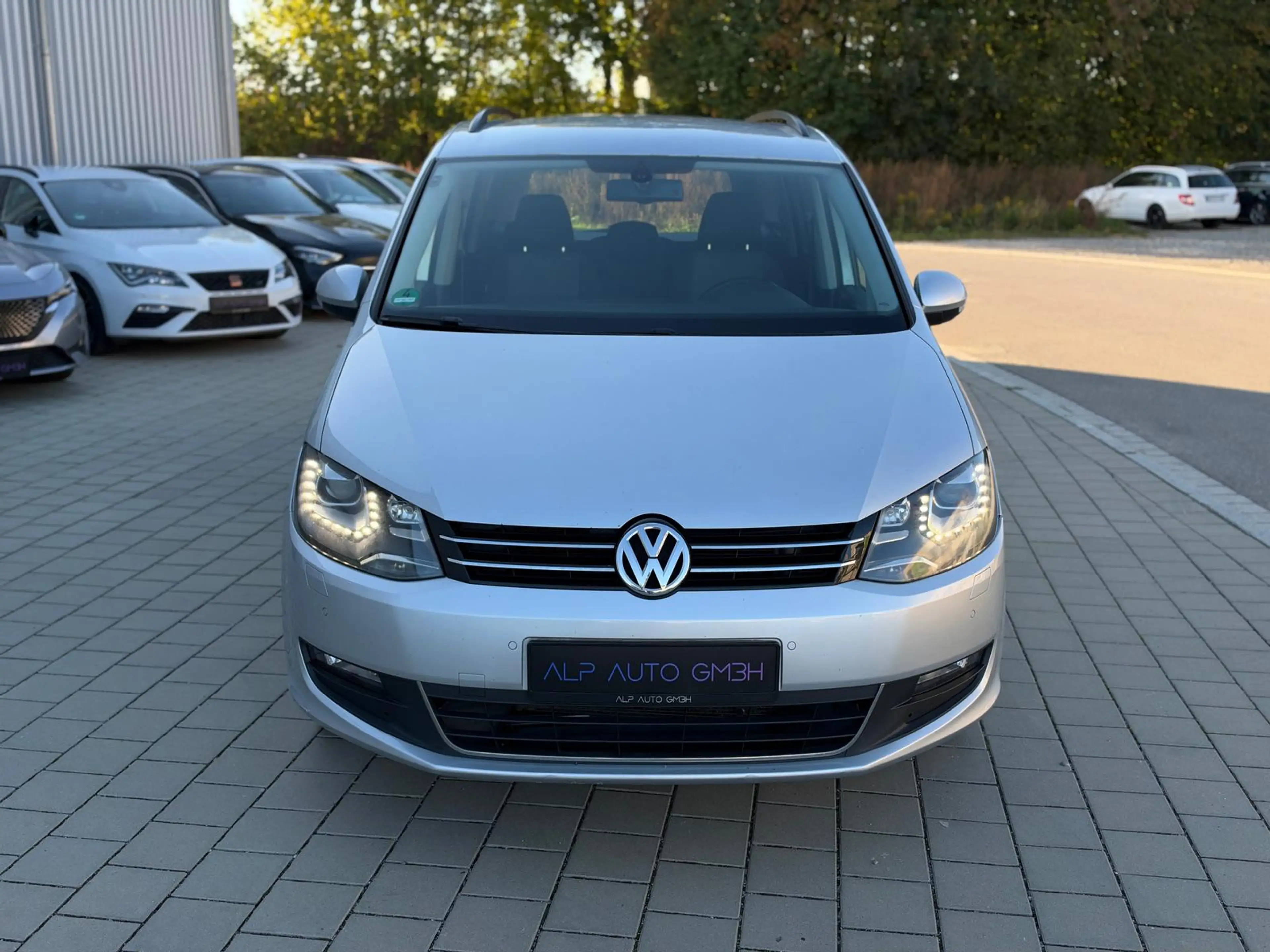 Volkswagen Sharan Comfortline BMT 2.0 TDI DPF DSG — photo 2