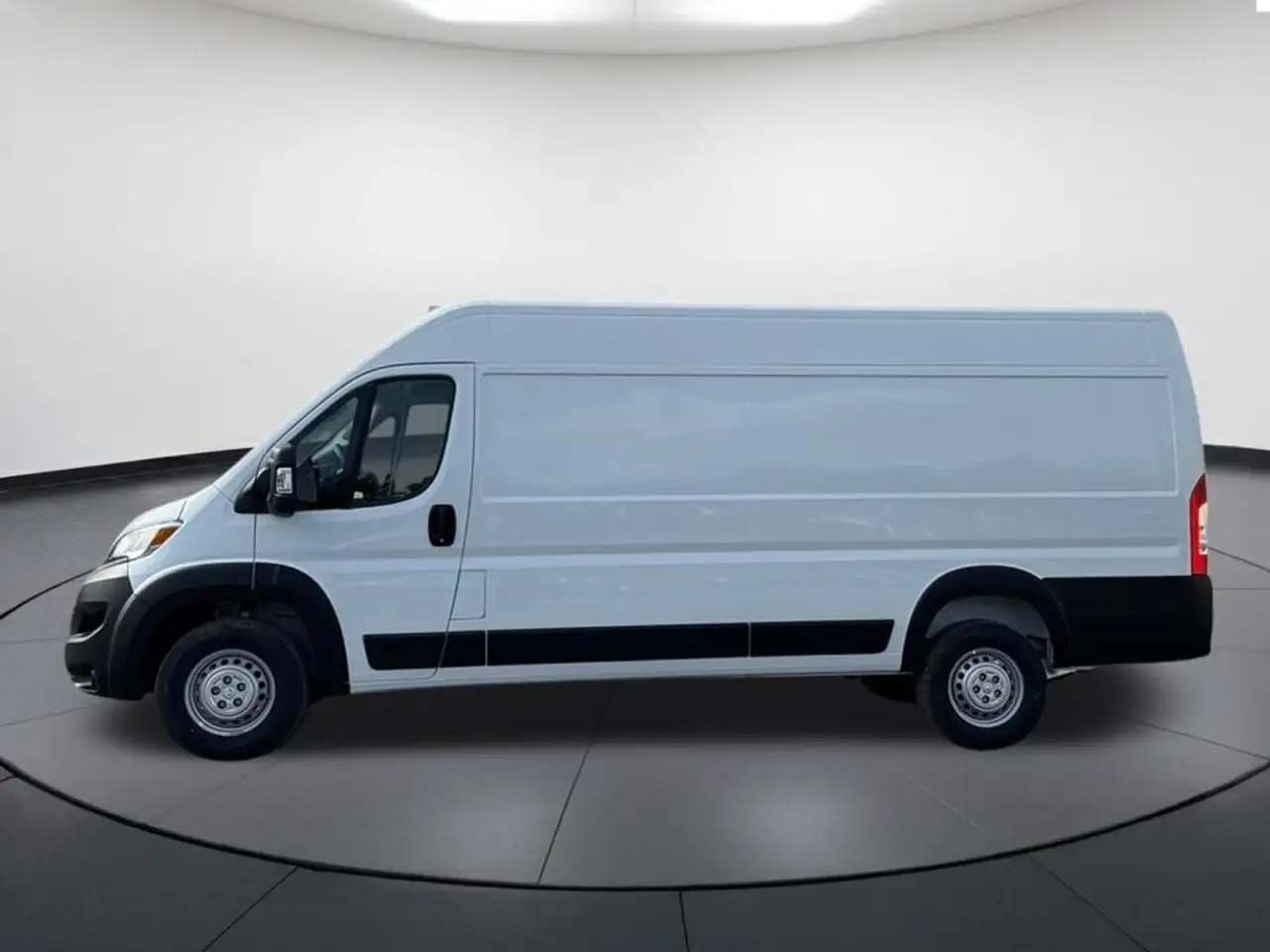 RAM ProMaster 3500 снимка RAM ProMaster 3500