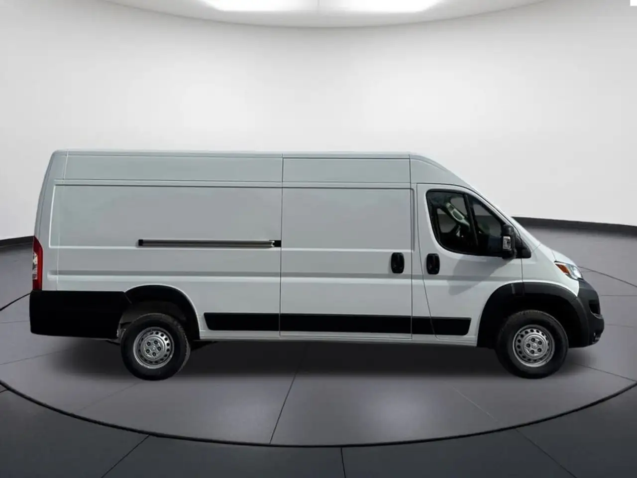 RAM ProMaster 3500 снимка RAM ProMaster 3500