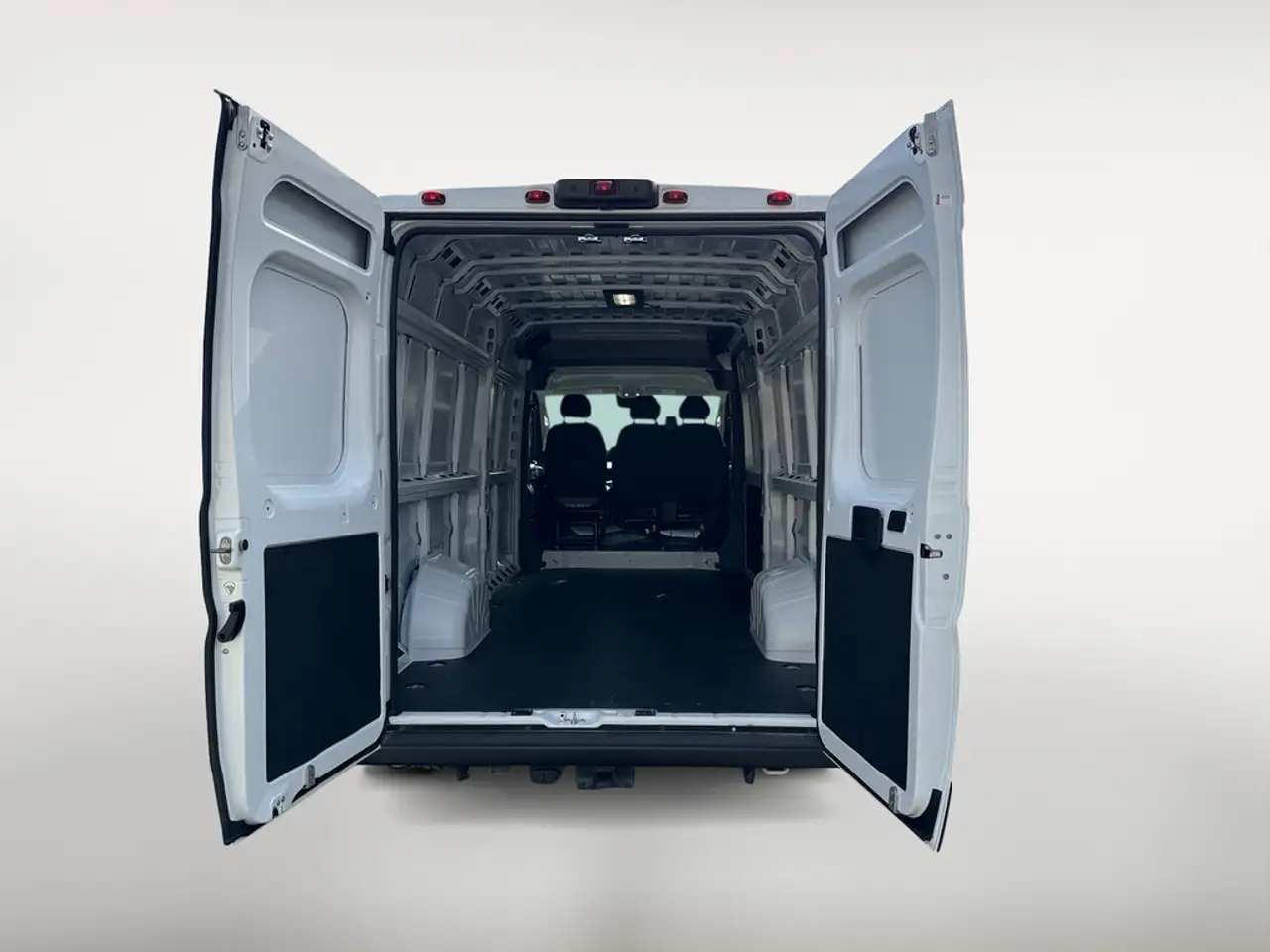 RAM ProMaster 3500 снимка RAM ProMaster 3500
