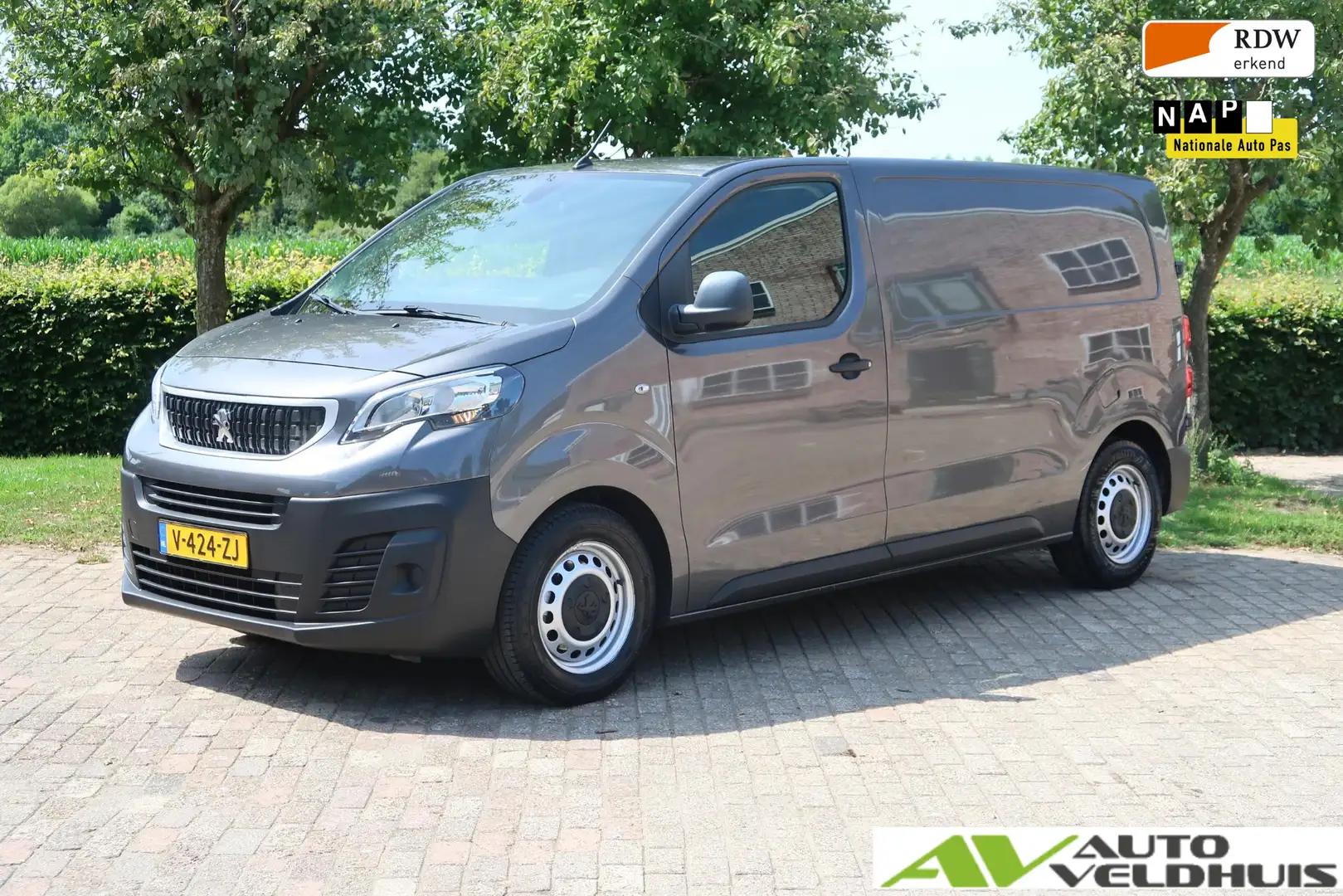 Peugeot Expert 226S 1.6 BlueHDI 95 Premium Trekhaak, Cruise, PDC, Grijs - 1