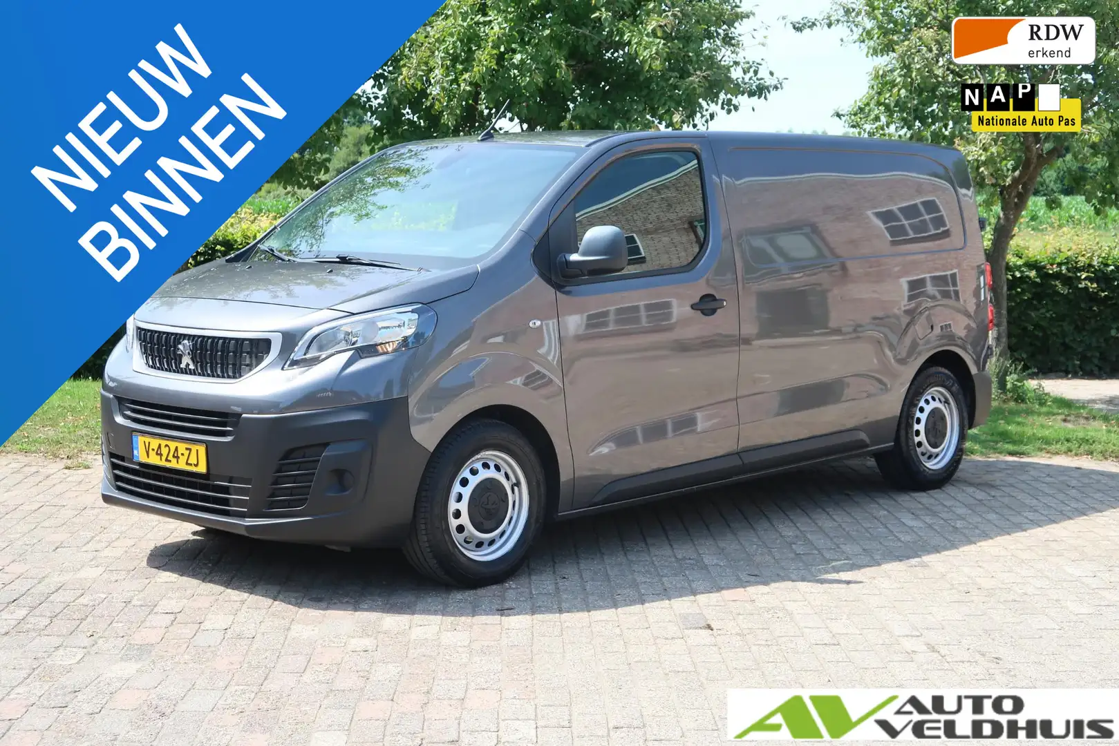 Peugeot Expert 226S 1.6 BlueHDI 95 Premium Trekhaak, Cruise, PDC, Gris - 1