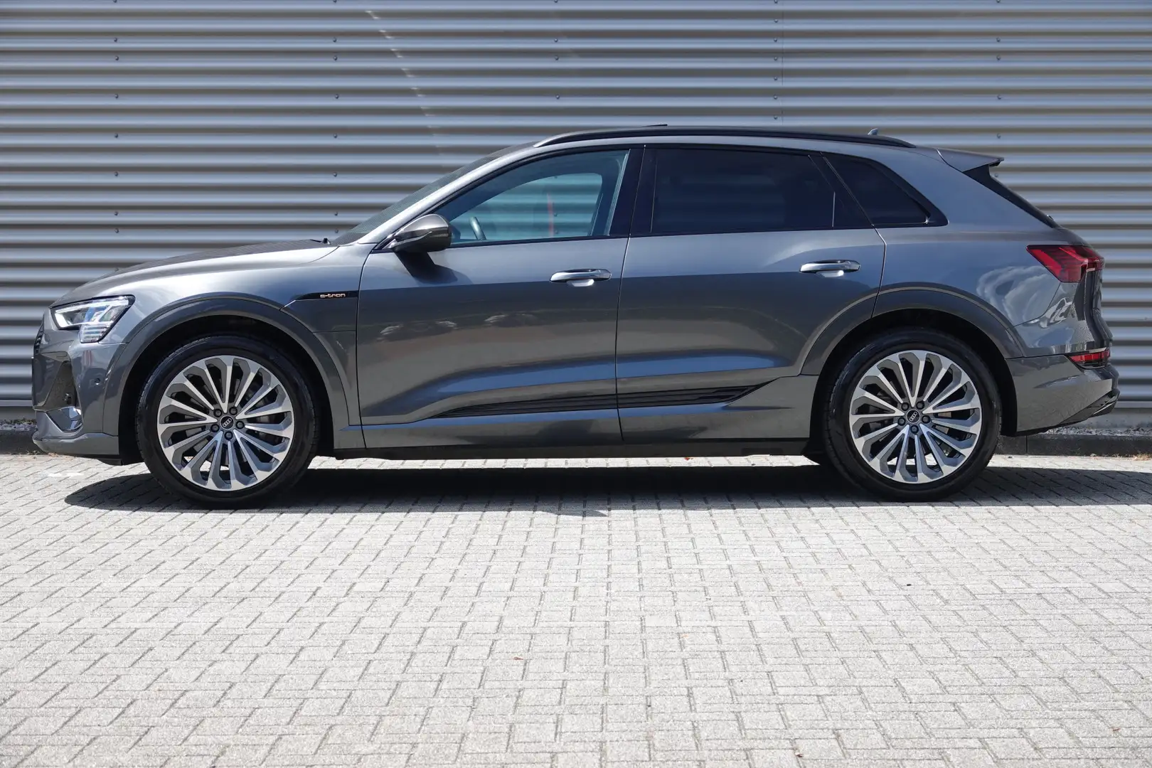 Audi e-tron 55 quattro S edition 95 kWh S-Line | Pano | Memory Grijs - 2