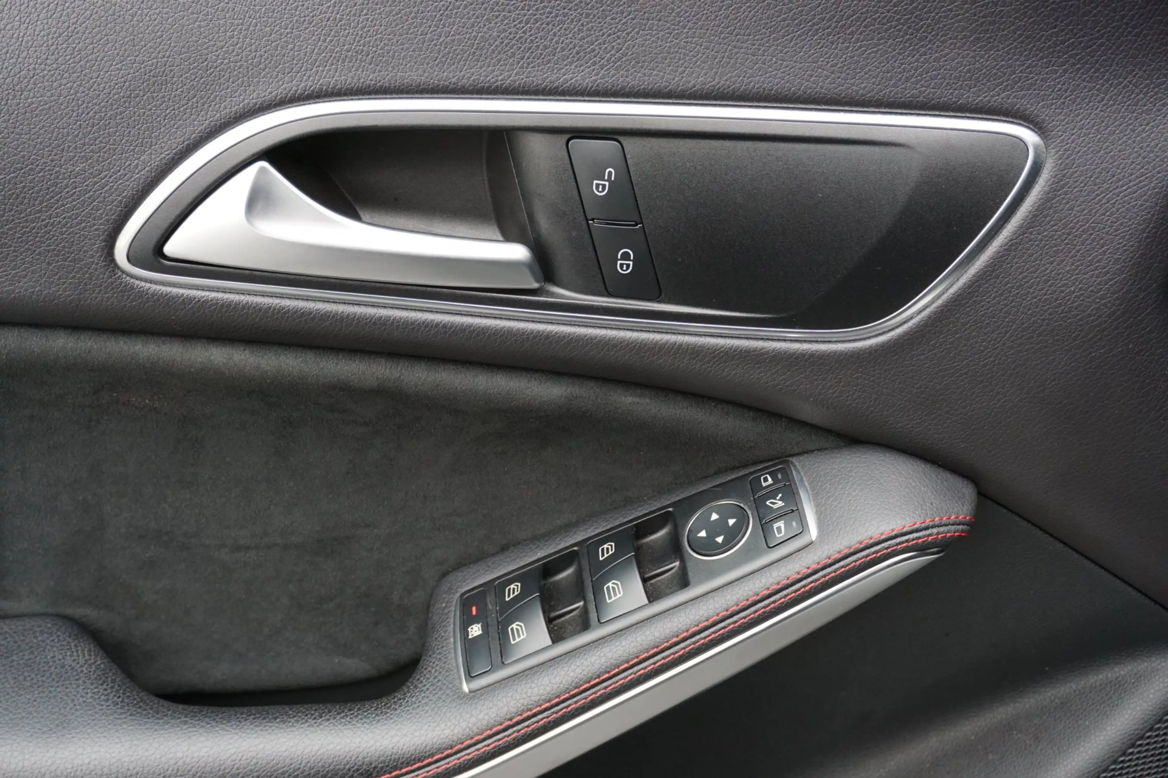 Mercedes-Benz CLA 180 Shooting Brake 180AMG Pano Leer Cam — photo 15