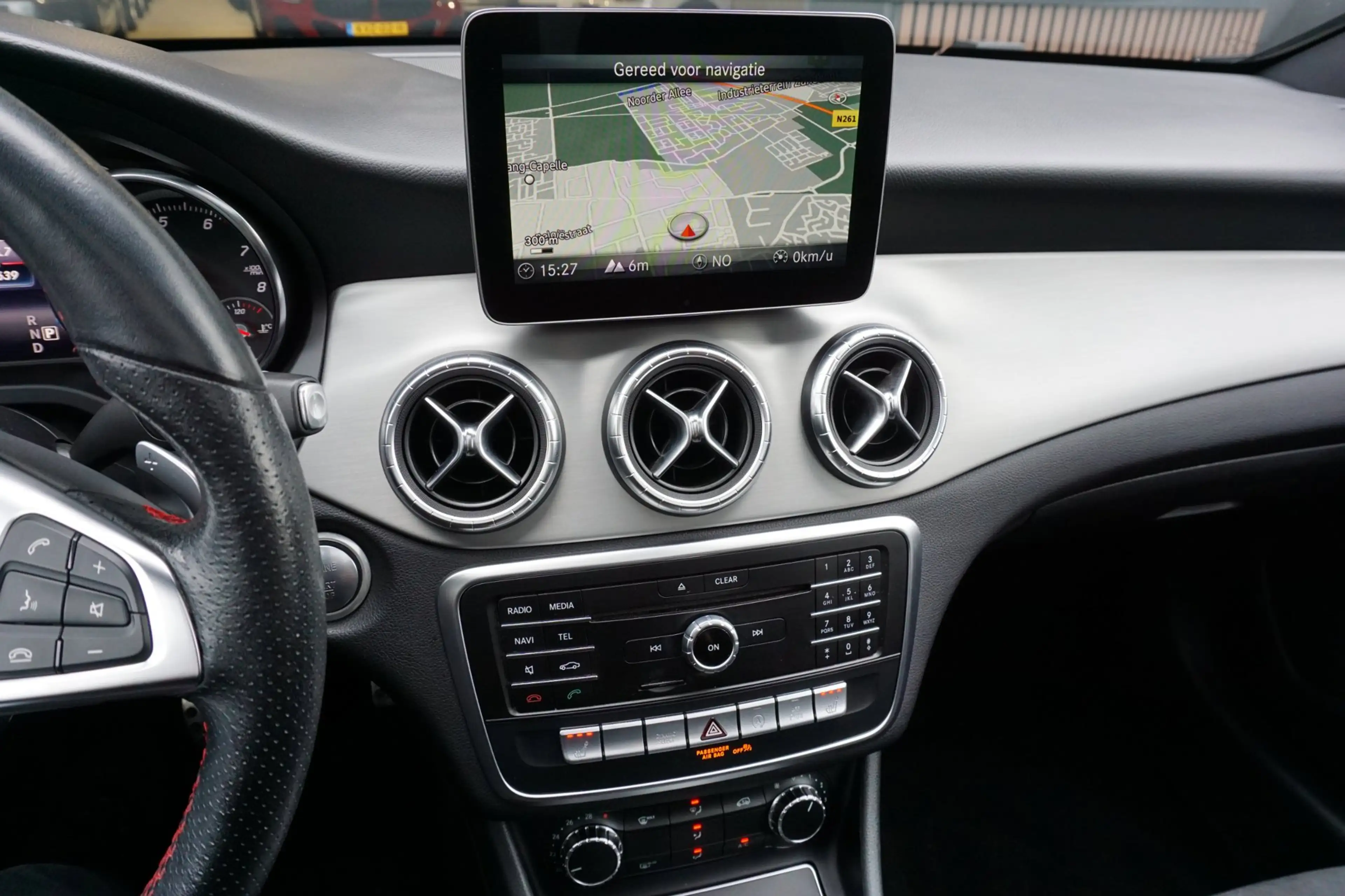 Mercedes-Benz CLA 180 Shooting Brake 180AMG Pano Leer Cam — photo 18