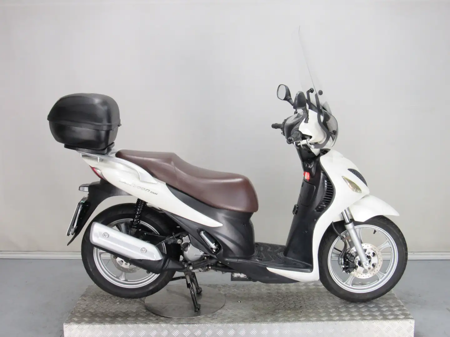Suzuki Sixteen 150 Bianco - 1