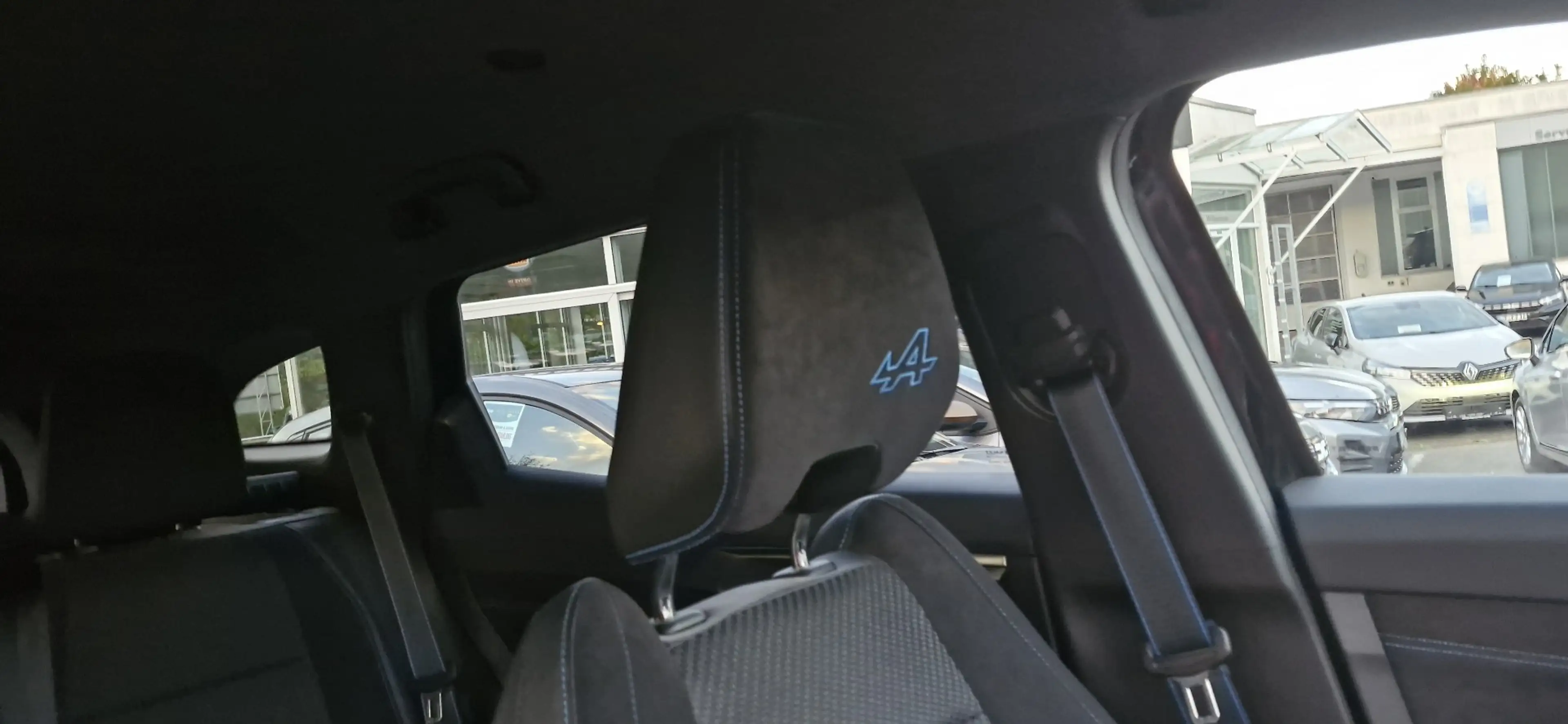 Renault Espace Esprit Alpine E-Tech Hybrid 200 — photo 15