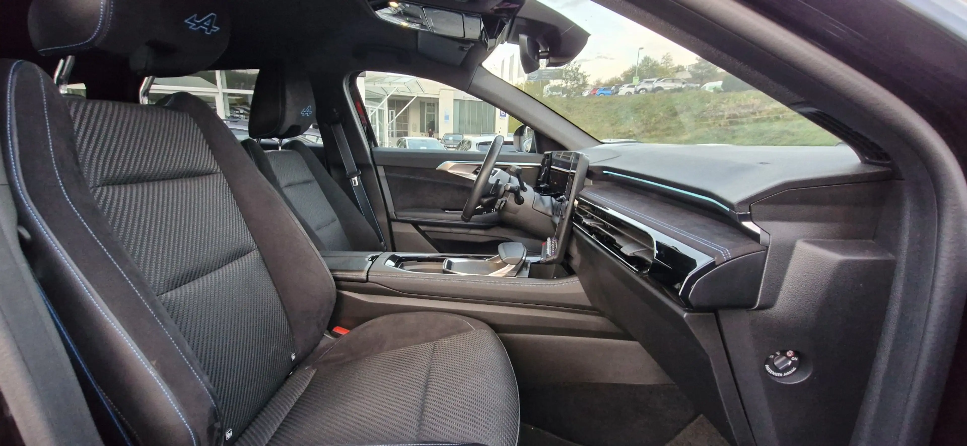Renault Espace Esprit Alpine E-Tech Hybrid 200 — photo 2