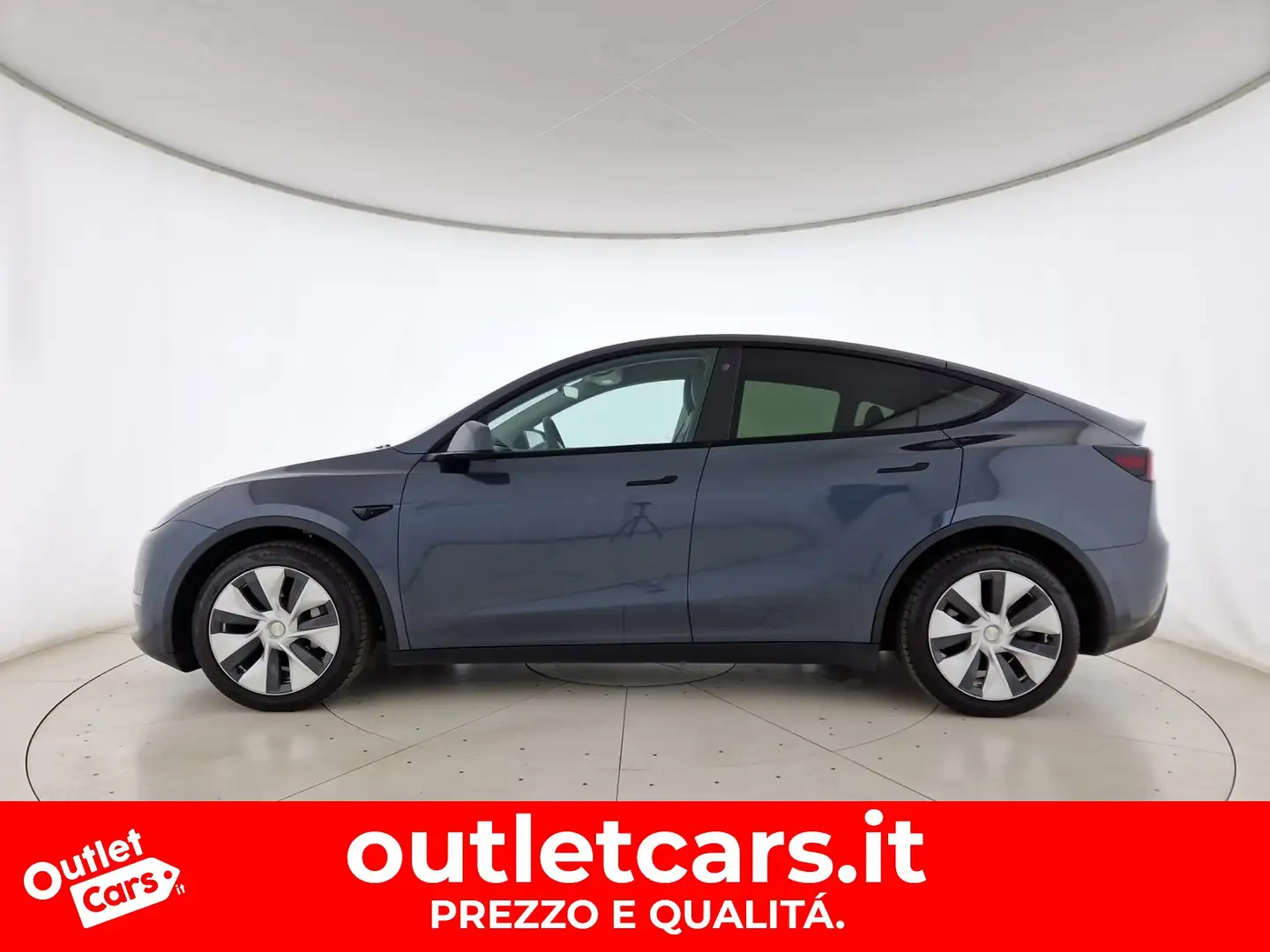 Tesla Model Y long range dual motor awd - 2