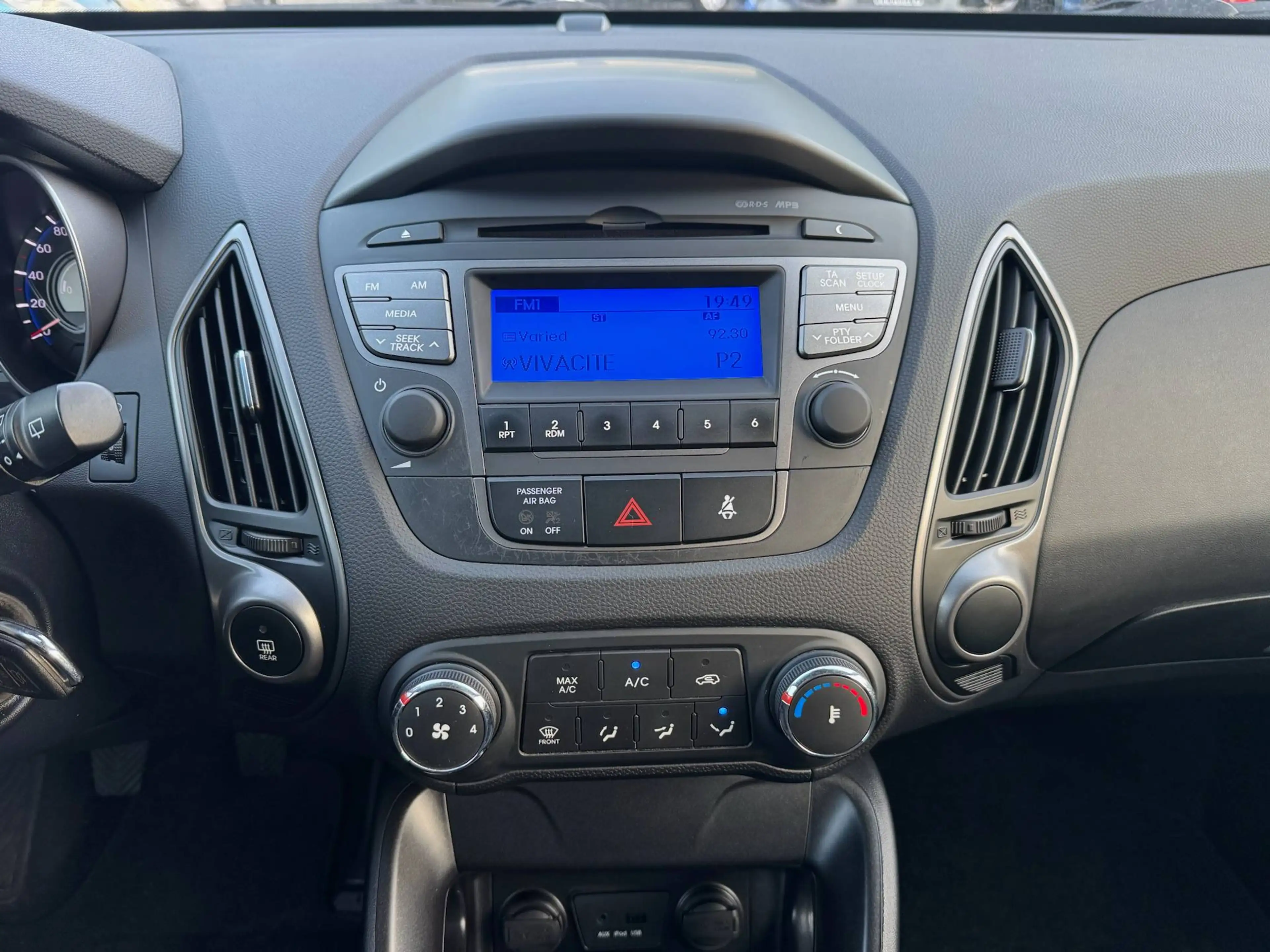 Hyundai iX35 1.6 Gdi 28.000km! CLIM/JANTES/V.E./ 1er Prop. Carnet GAR12 mois — photo 13