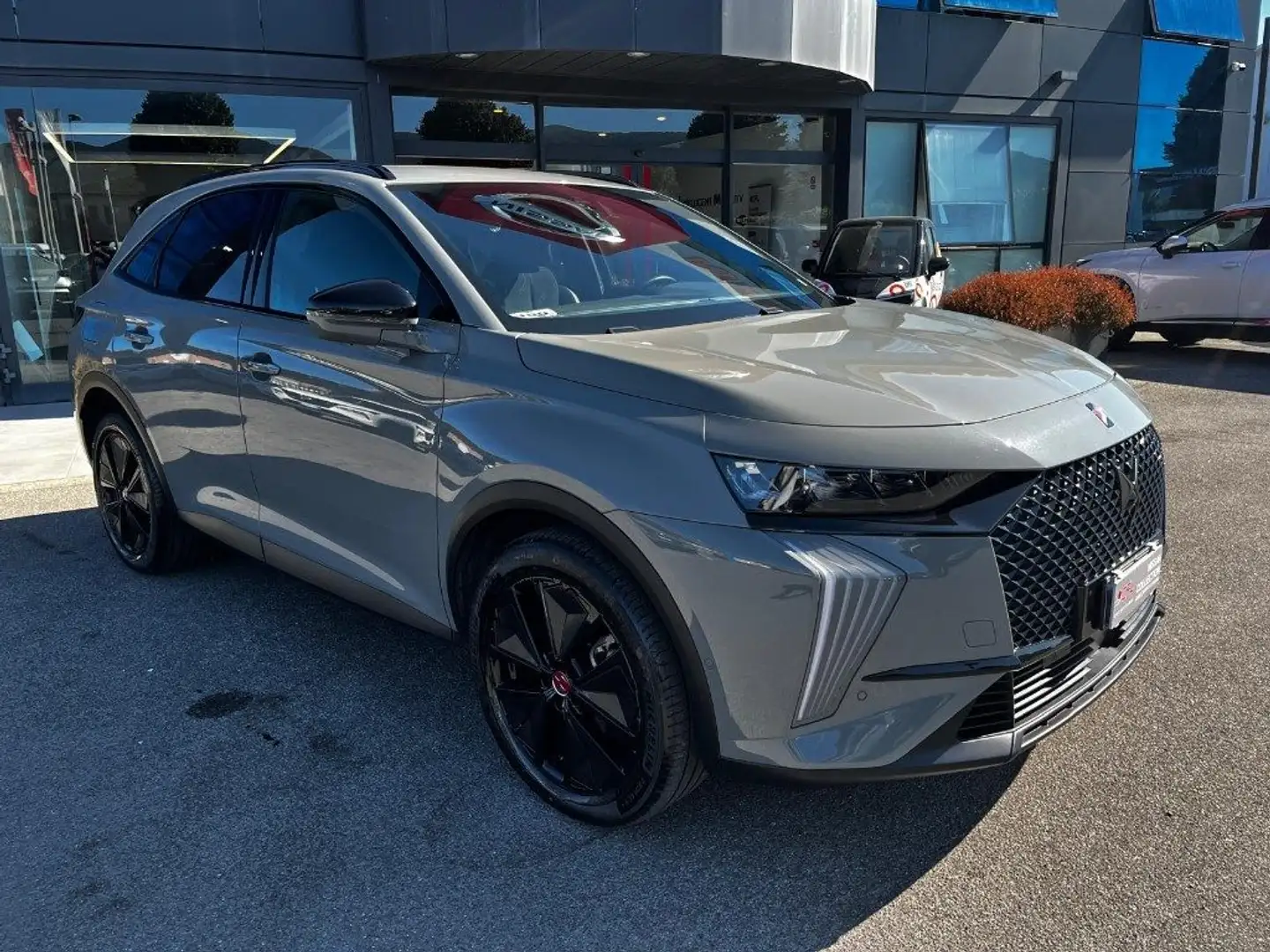 DS Automobiles DS 7 Crossback BlueHDi 130 aut. Grand Chic AUTOCARRO Gris - 2