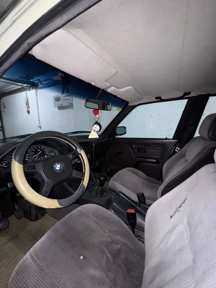 BMW 318i, foto 6