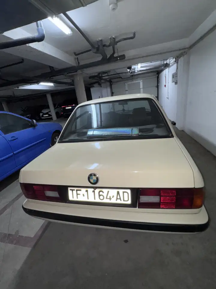 BMW 318i, foto 4