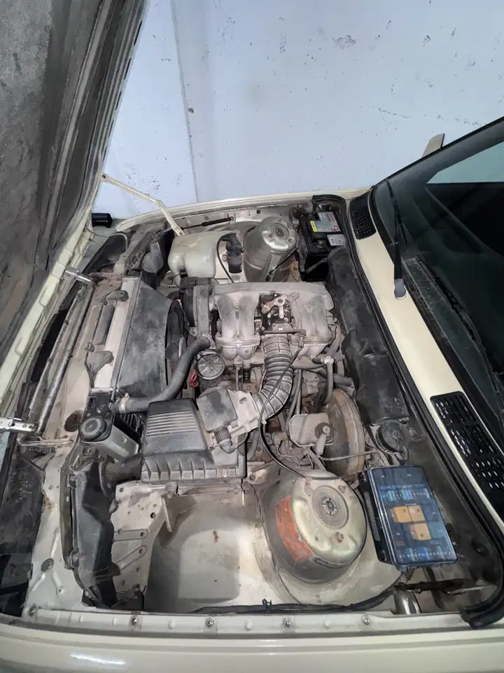 BMW 318i, foto 12