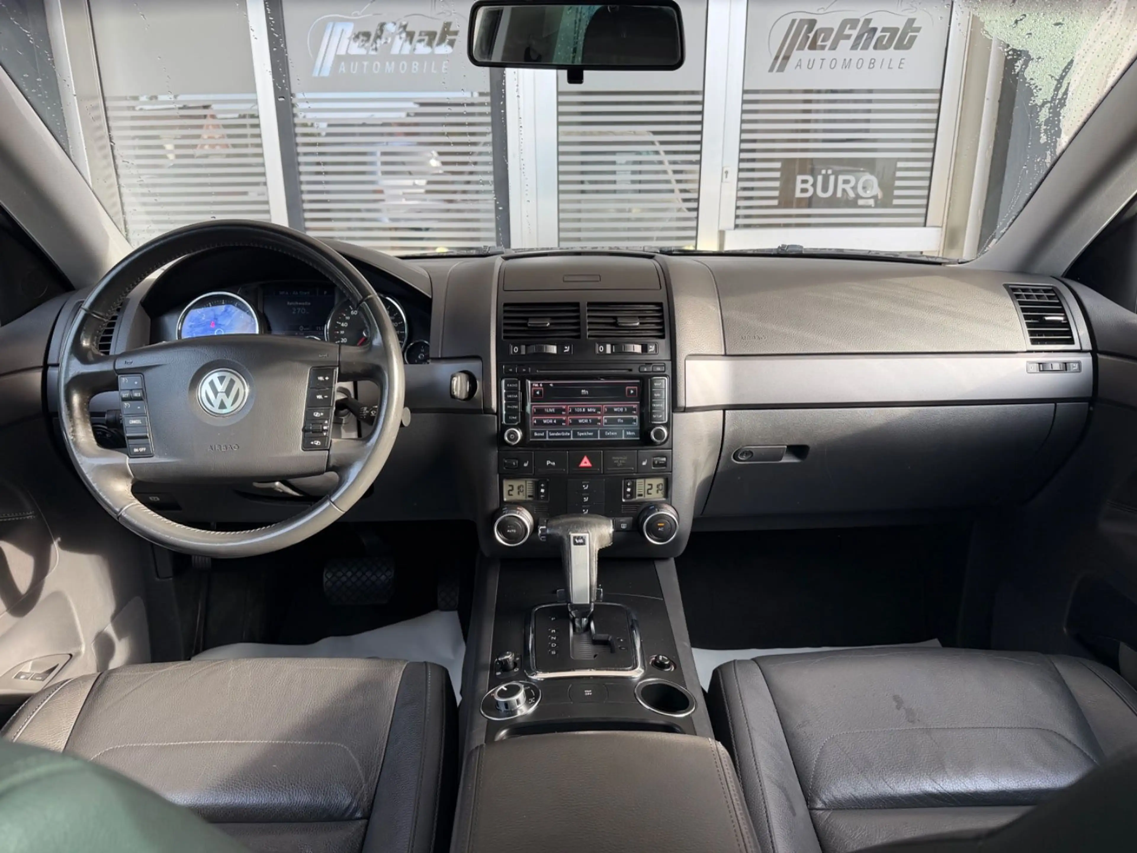 Volkswagen Touareg V6 TDI*PDC*AHK*SHZ*XENON* — photo 9