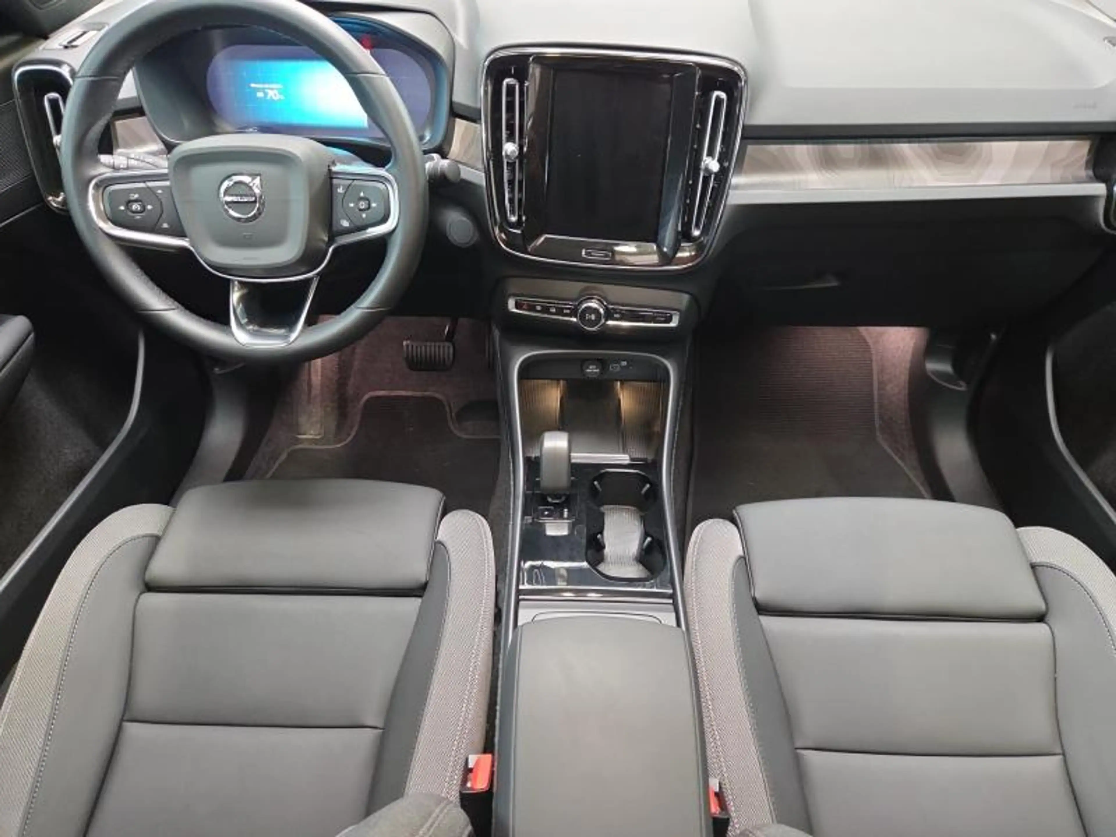 Volvo C40 Single Motor Extended Range / Electrique — photo 3