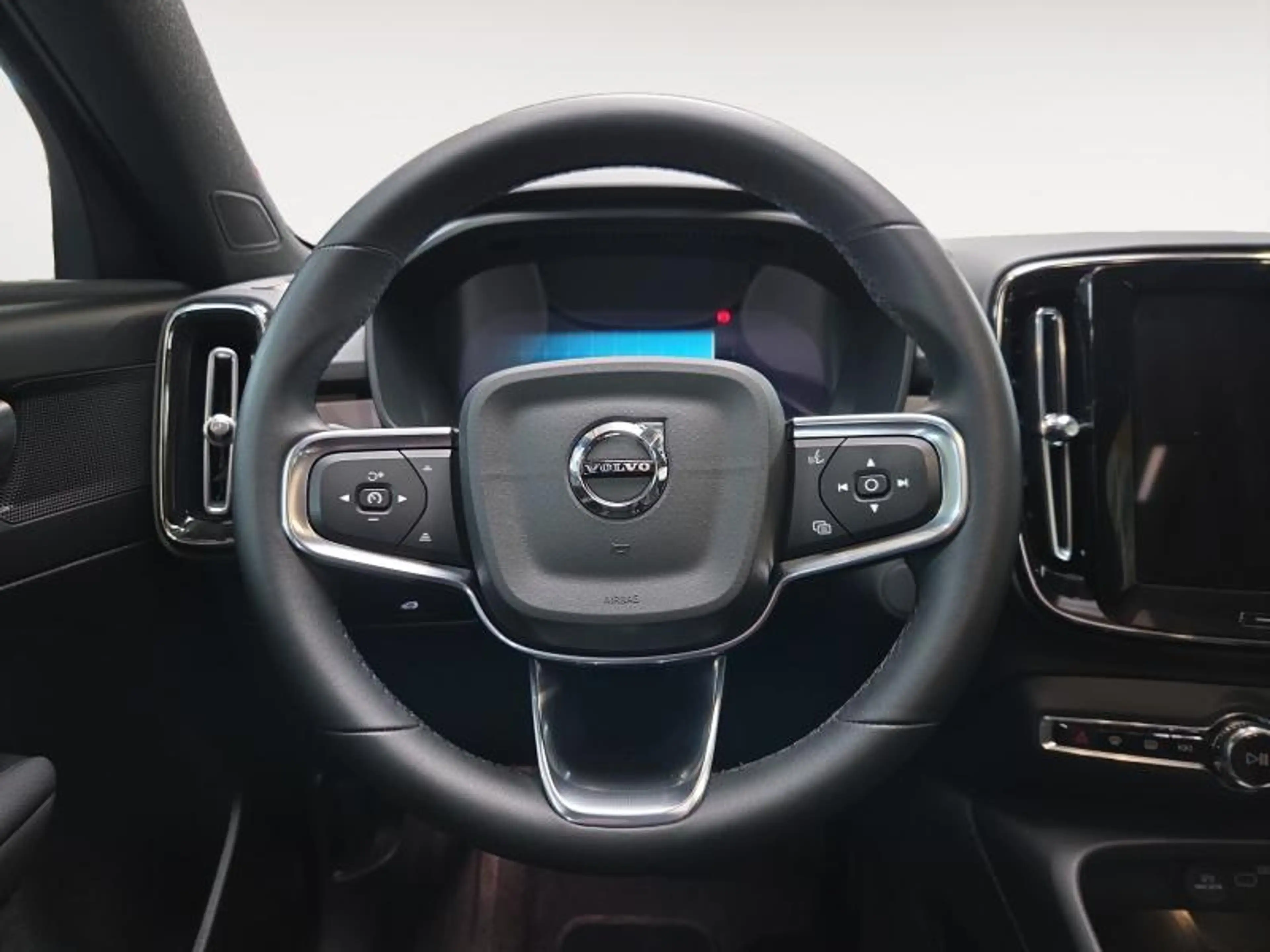 Volvo C40 Single Motor Extended Range / Electrique — photo 12