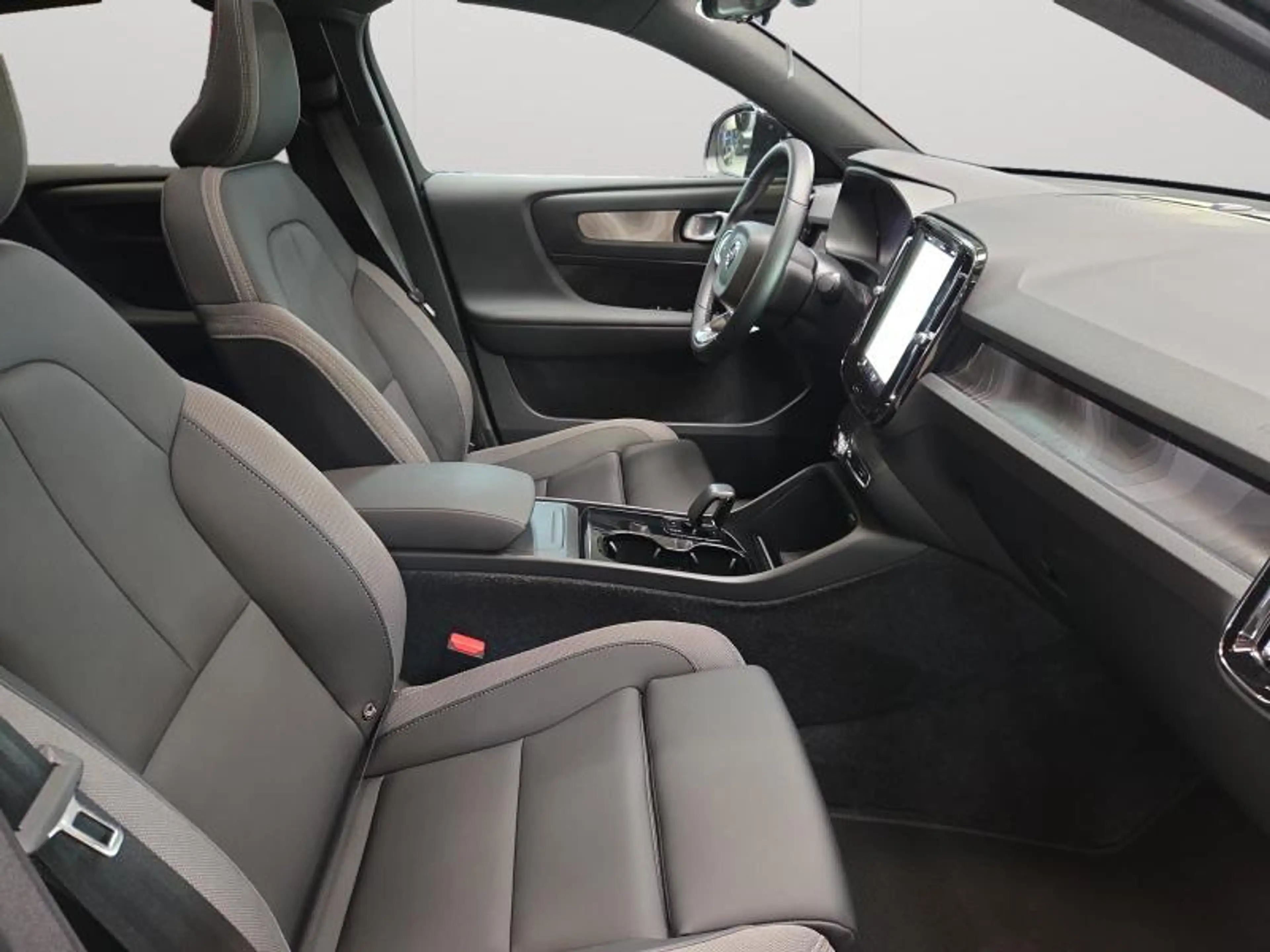 Volvo C40 Single Motor Extended Range / Electrique — photo 15