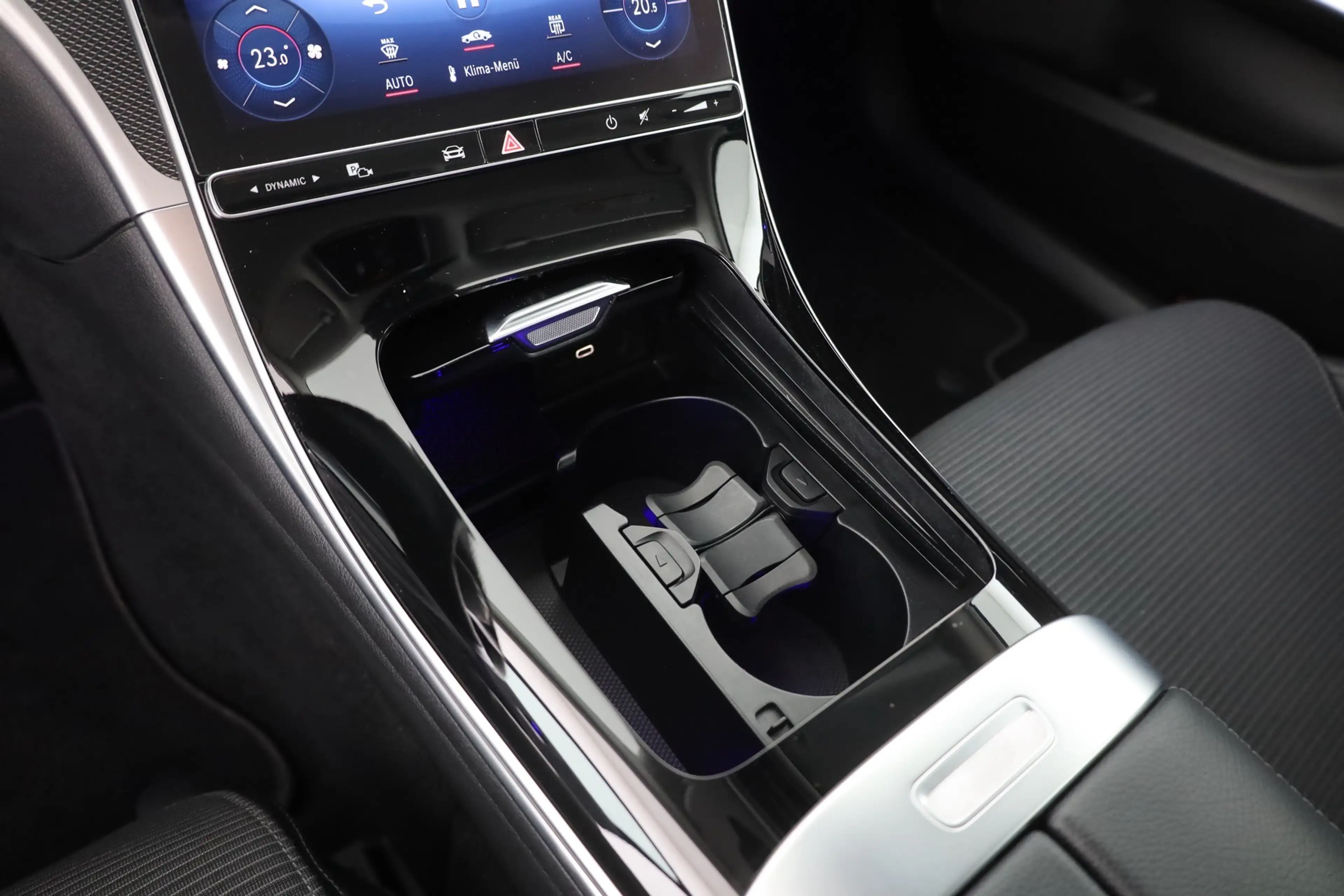 Mercedes-Benz C 220 C220d T Avantgarde LED Navi Sitzheizung Kamera — photo 15