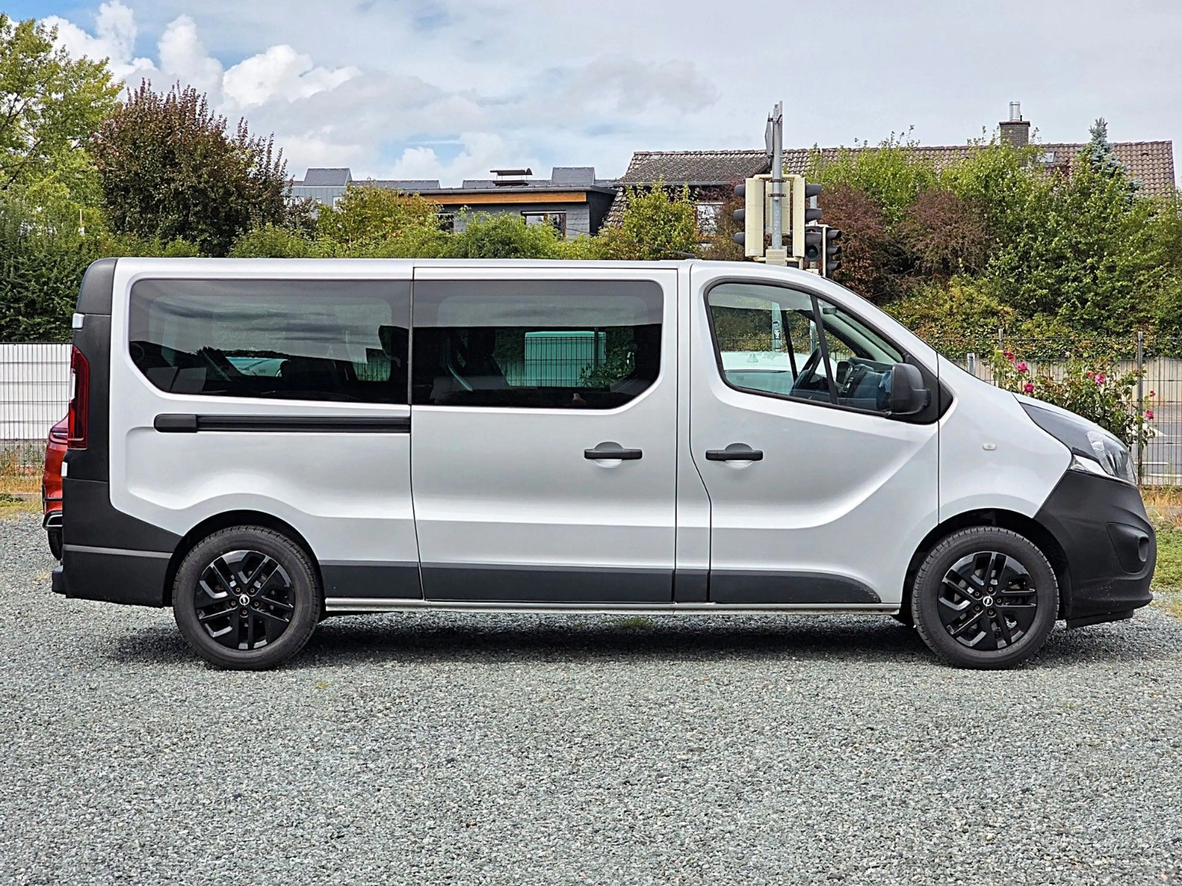 Opel Vivaro B L2H1 2,9t (1.HAND/KAMERA/AHK/8SITZER) — photo 8