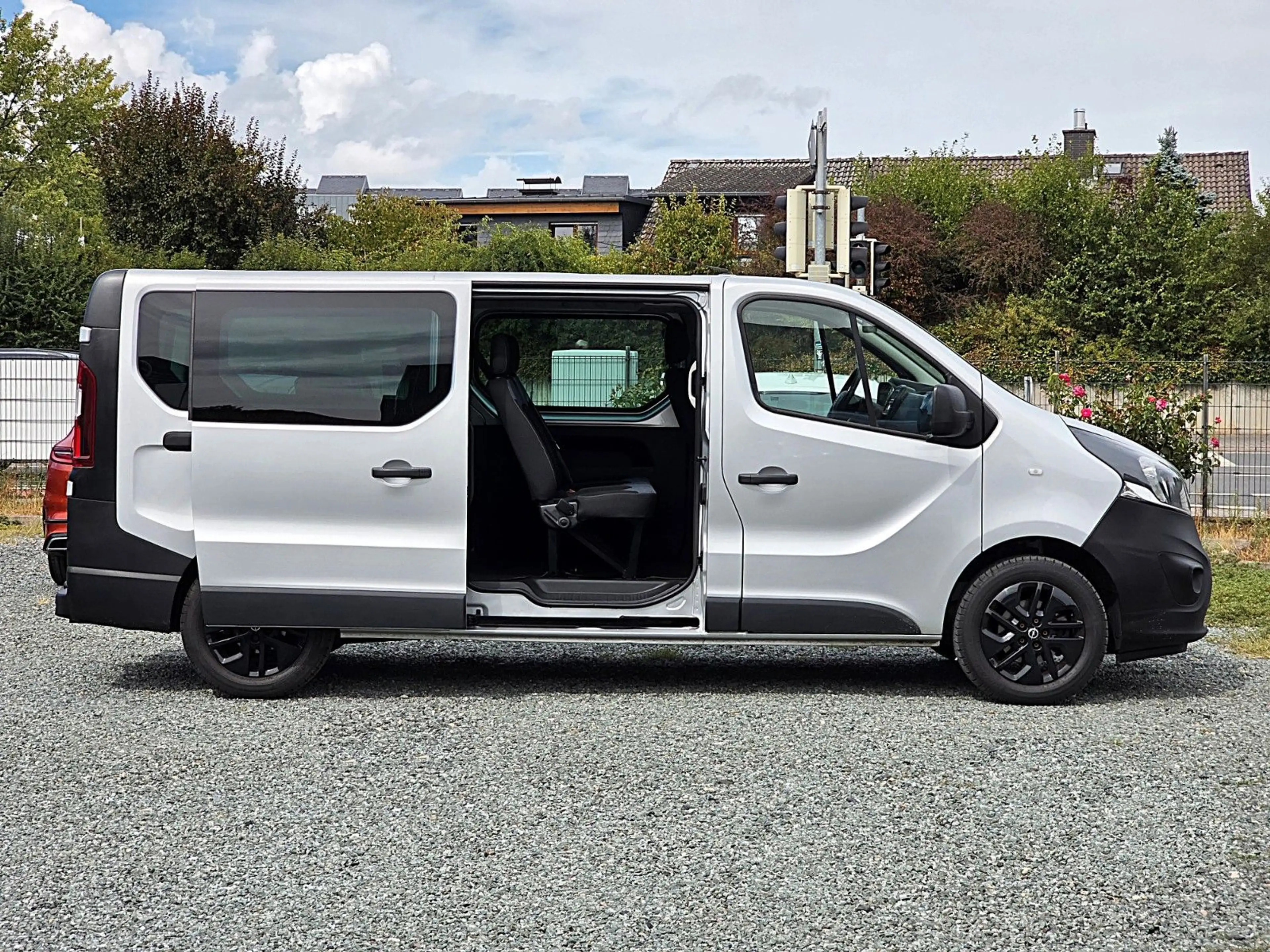 Opel Vivaro B L2H1 2,9t (1.HAND/KAMERA/AHK/8SITZER) — photo 9