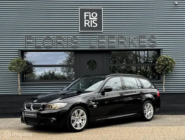 BMW 325 3-serie Touring 325xi | M Sport | Pano | Zwart Lee