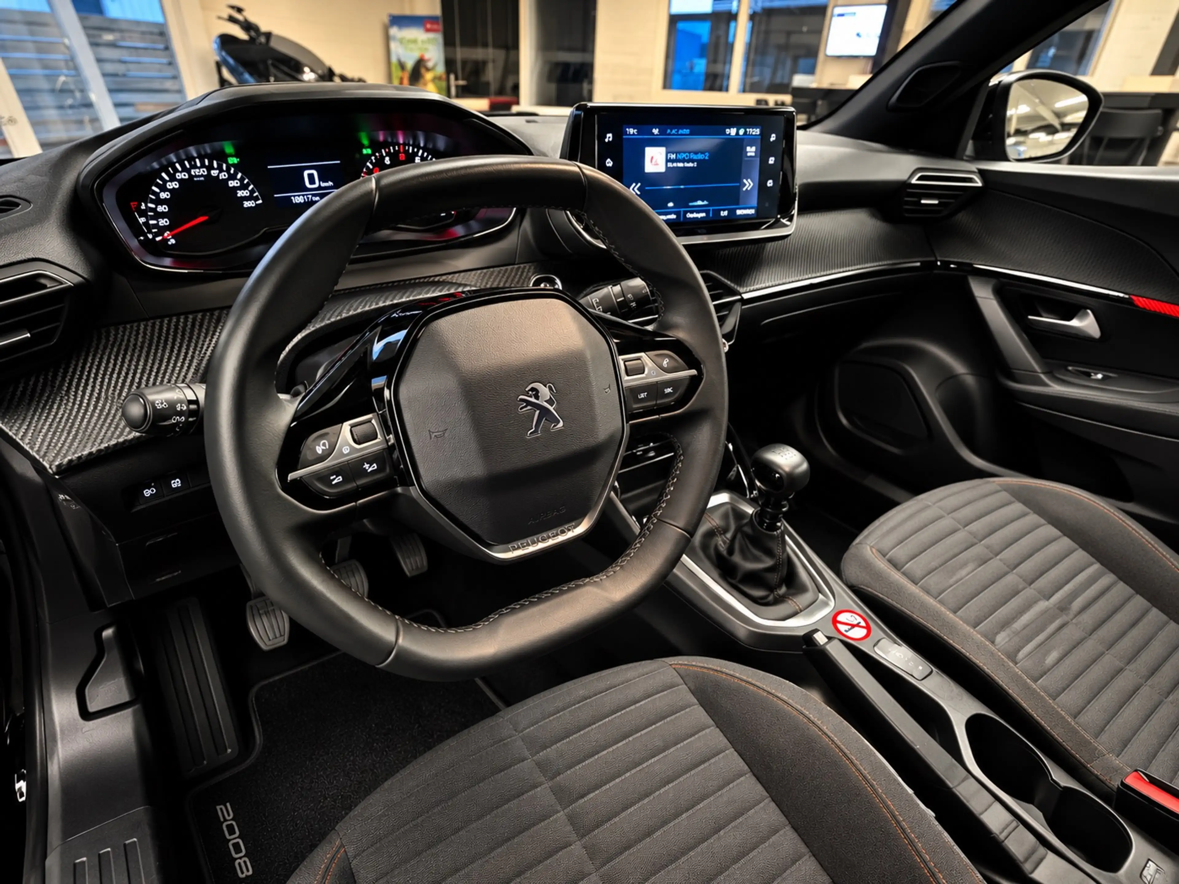 Peugeot 2008 1.2 PureTech | BINNENKORT VERWACHT — photo 16
