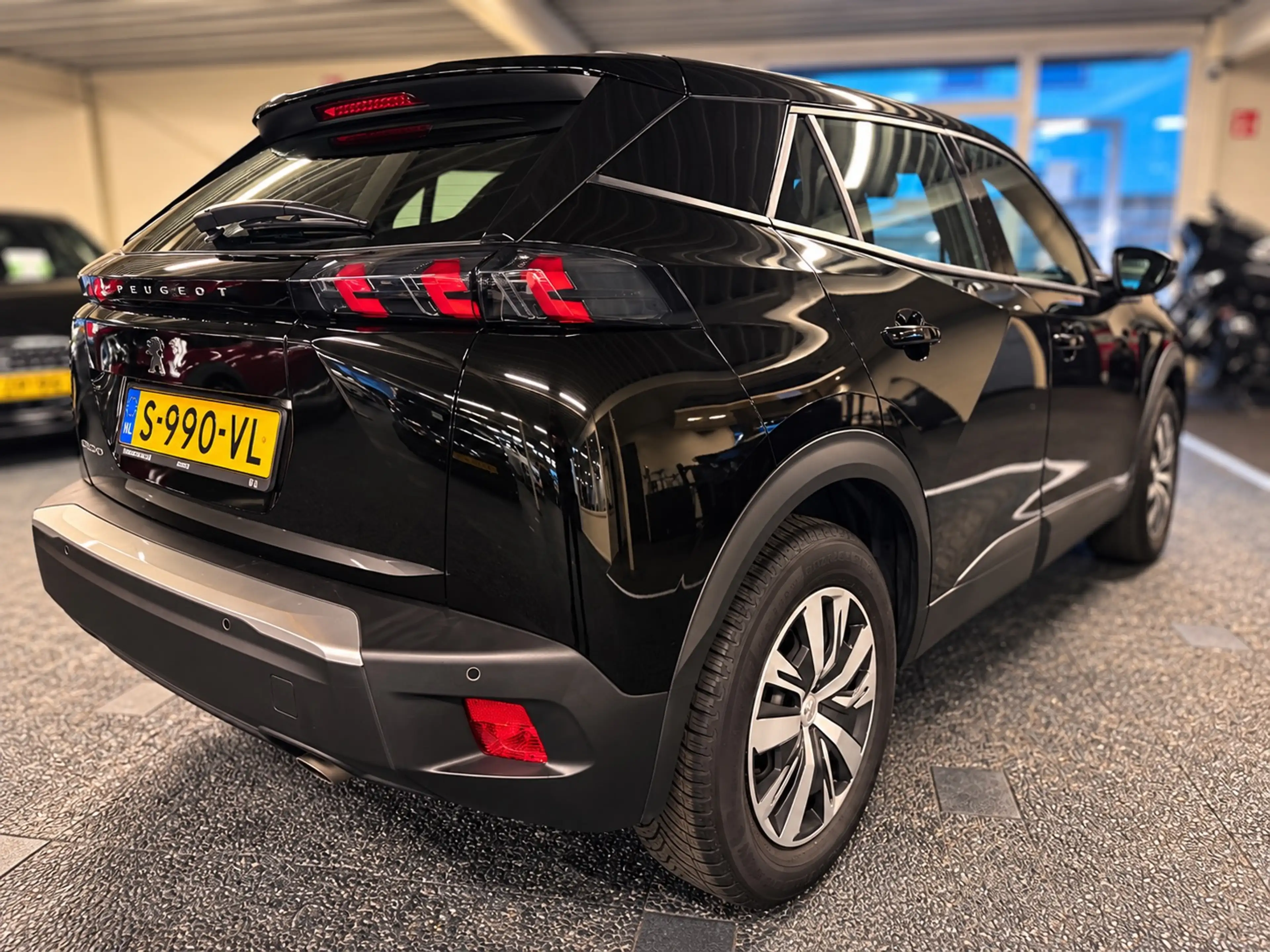 Peugeot 2008 1.2 PureTech | BINNENKORT VERWACHT — photo 4