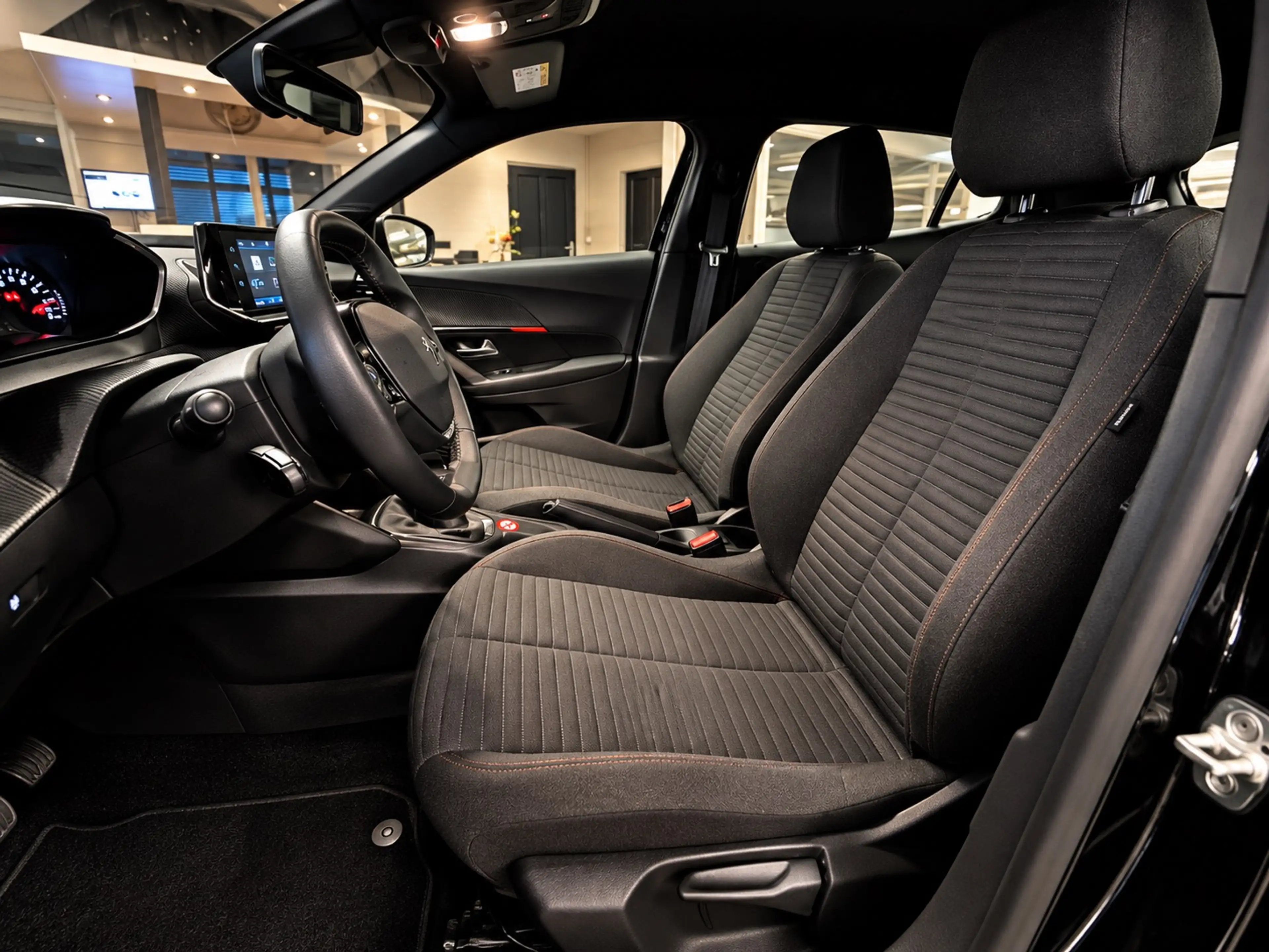 Peugeot 2008 1.2 PureTech | BINNENKORT VERWACHT — photo 5