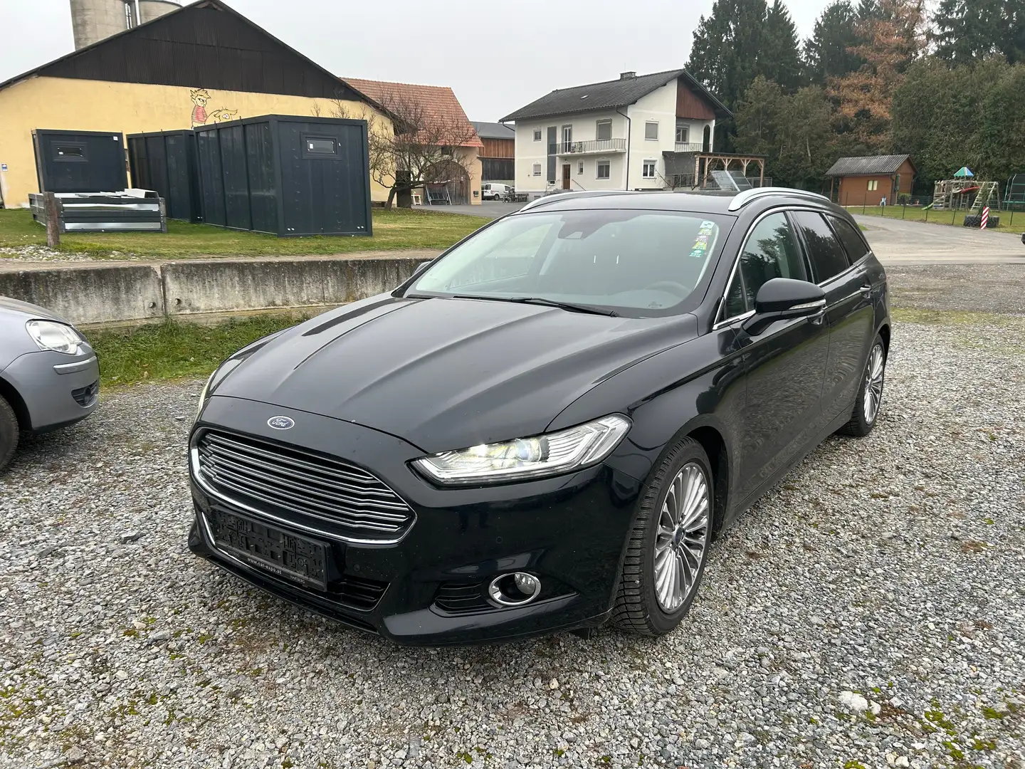 Ford Mondeo Mondeo Turnier 2.0 TDCiPowerShift-Aut Titan. Schwarz - 1