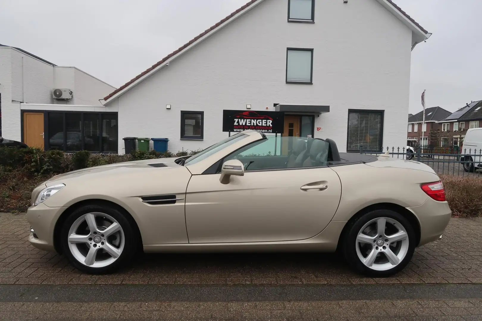 Mercedes-Benz SLK 200 Aut CARPLAY|XENON-LED|NAVIGATIE|AIRSCARF|AIRCO|PDC Beige - 2