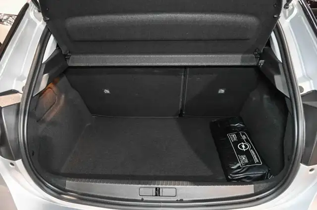 Opel Corsa view 9