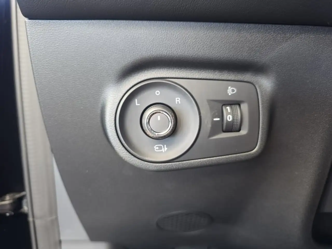 MG ZS Luxury 1,5 Hybrid+ 197PS Pano/18*Alu/LED/Navi/Lede, миниатюра 20