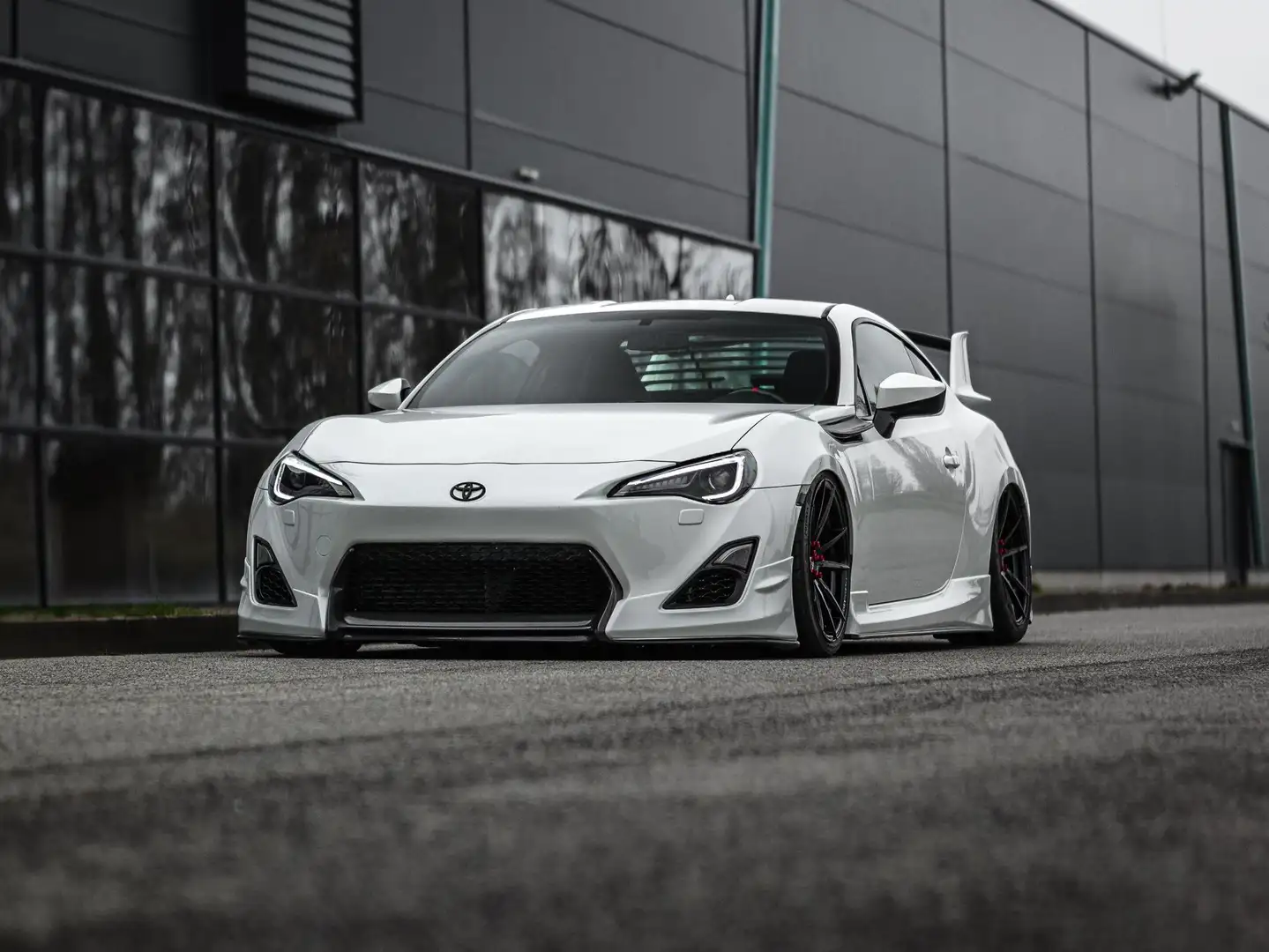 Toyota GT86 Aero Carbon Weiß - 1