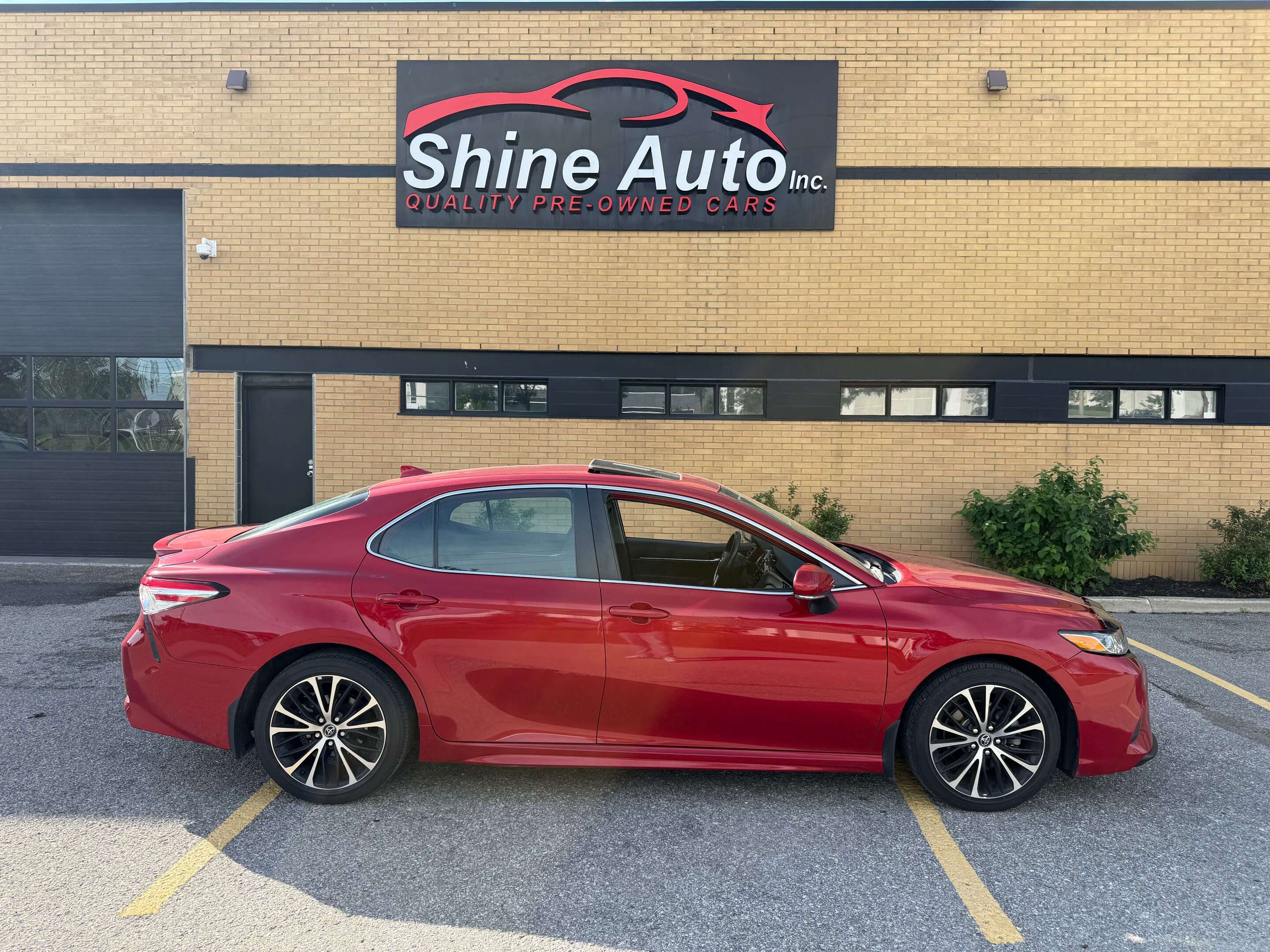 Red 2020 Toyota Camry Sedan Front-Wheel Drive 8-Speed Automatic