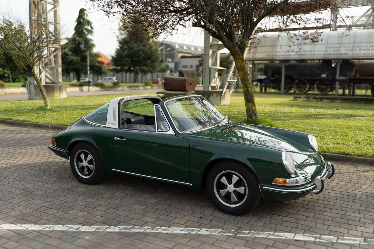 Porsche 911 2.2 T targa