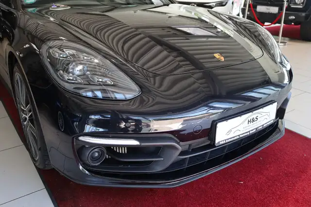 Porsche Panamera view 9
