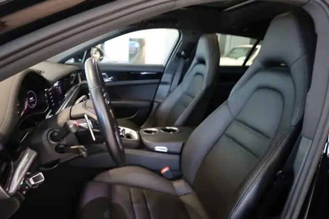 Porsche Panamera view 22