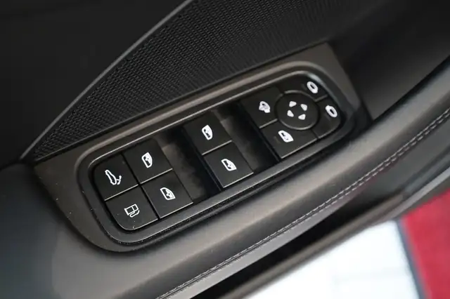 Porsche Panamera view 16
