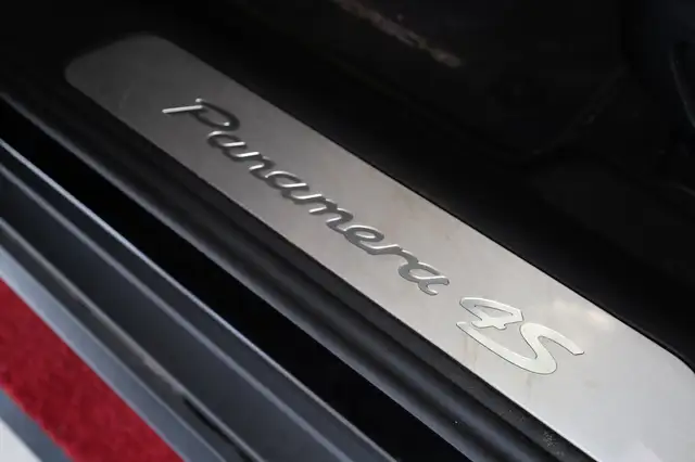 Porsche Panamera view 18