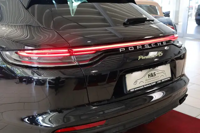 Porsche Panamera view 4