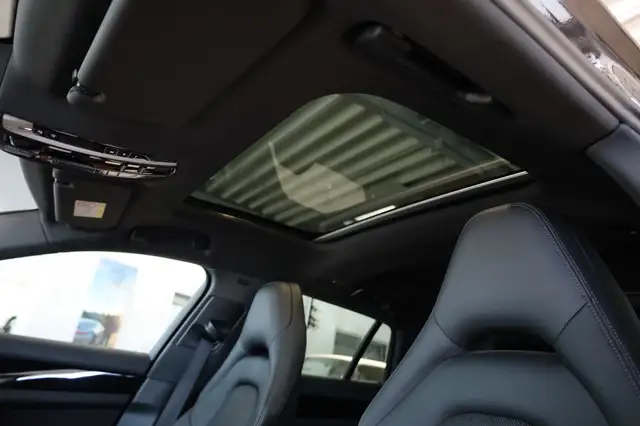 Porsche Panamera view 23