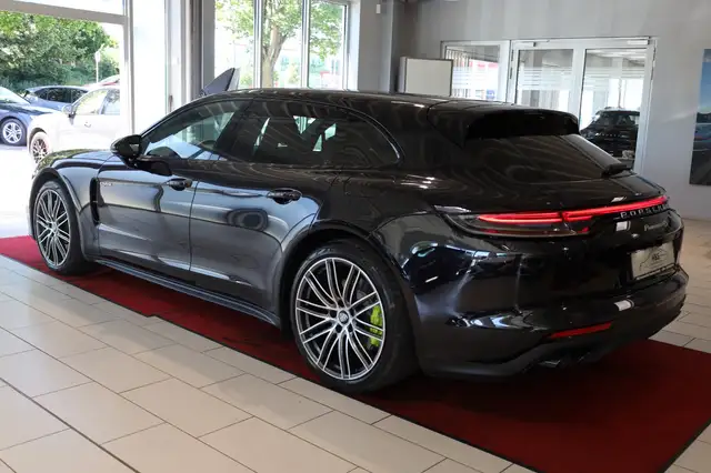 Porsche Panamera view 3