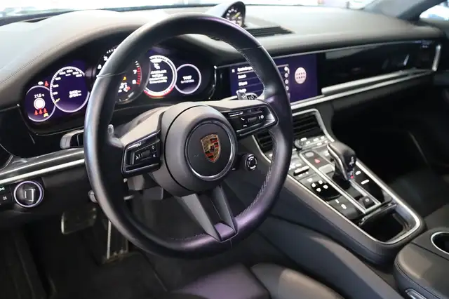 Porsche Panamera view 20