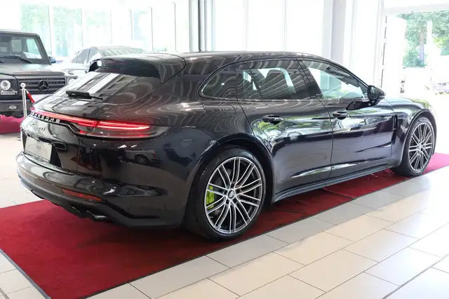 Porsche Panamera view 7
