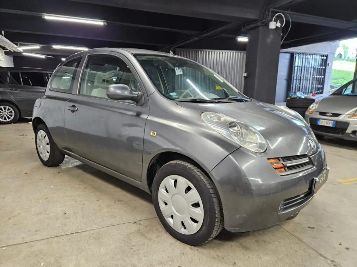 Nissan Micra 1.5d 65CV 3 porte Grigio - 2