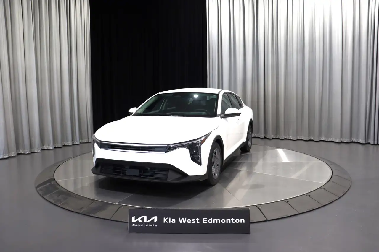 Kia K4 photo Kia K4